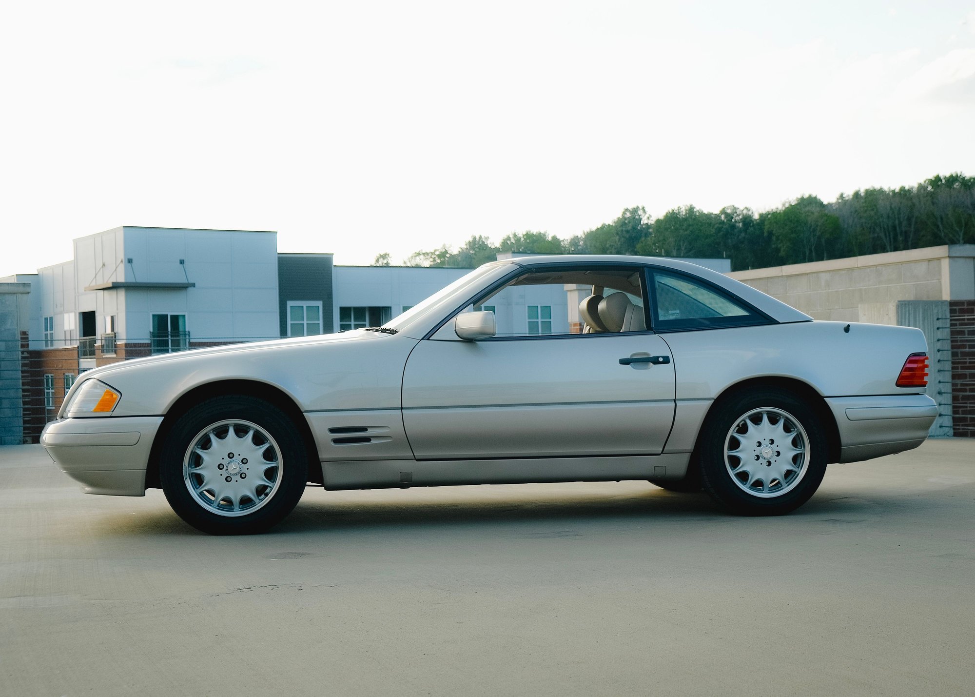 1998 Mercedes-Benz SL500 - 1998 Mercedes-Benz SL500 w/ Pano Top - Used - VIN WDBFA67F6WF157394 - 52,900 Miles - 8 cyl - 2WD - Automatic - Convertible - Gold - Franklin, TN 37067, United States