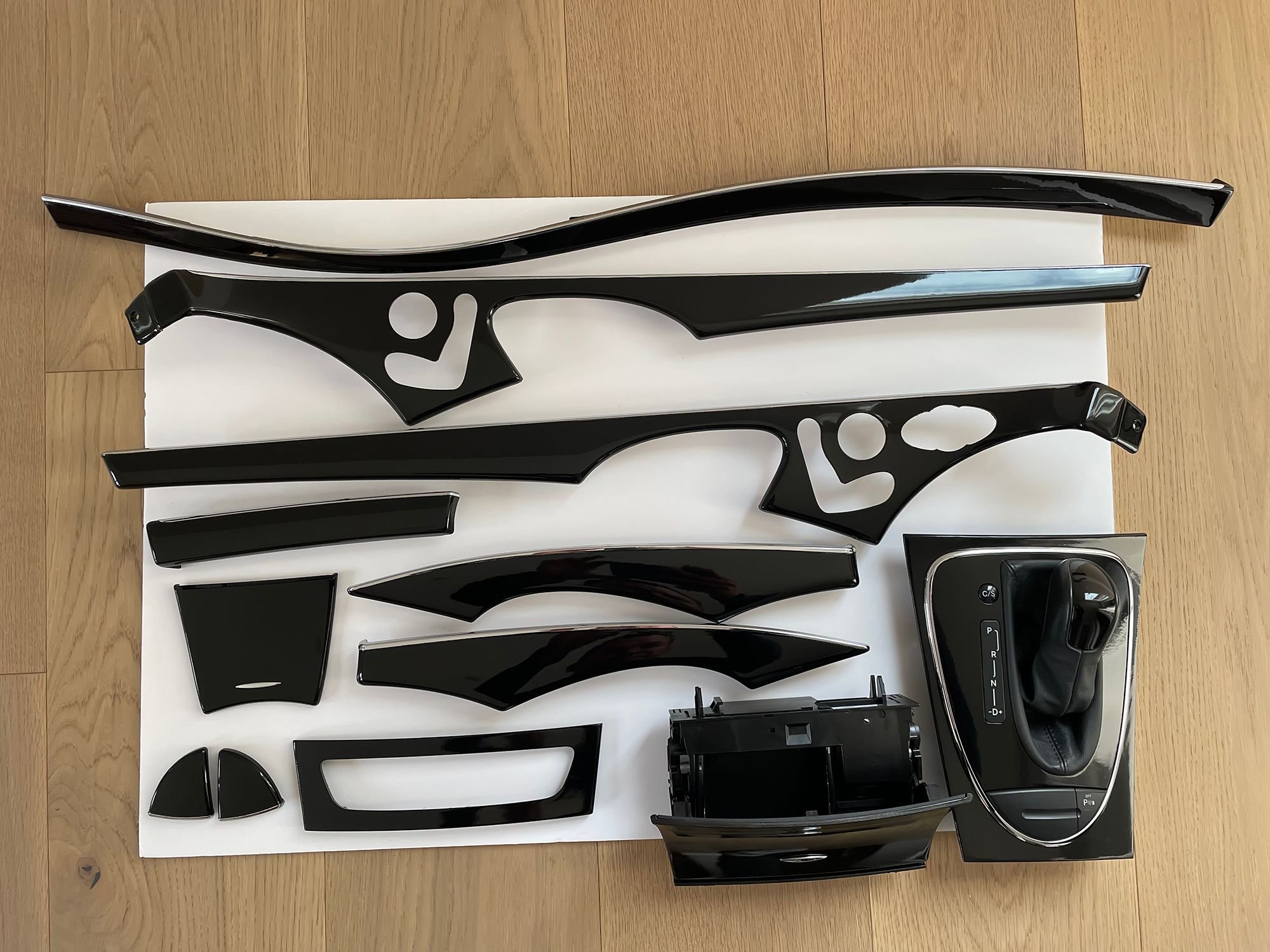 Interior/Upholstery - W211 Mercedes E320 E500 E55 custom interior trim set - Used - 2003 to 2005 Mercedes-Benz E55 AMG - 2003 to 2005 Mercedes-Benz E500 - 2003 to 2005 Mercedes-Benz E320 - Victoria, BC V9C0H6, Canada