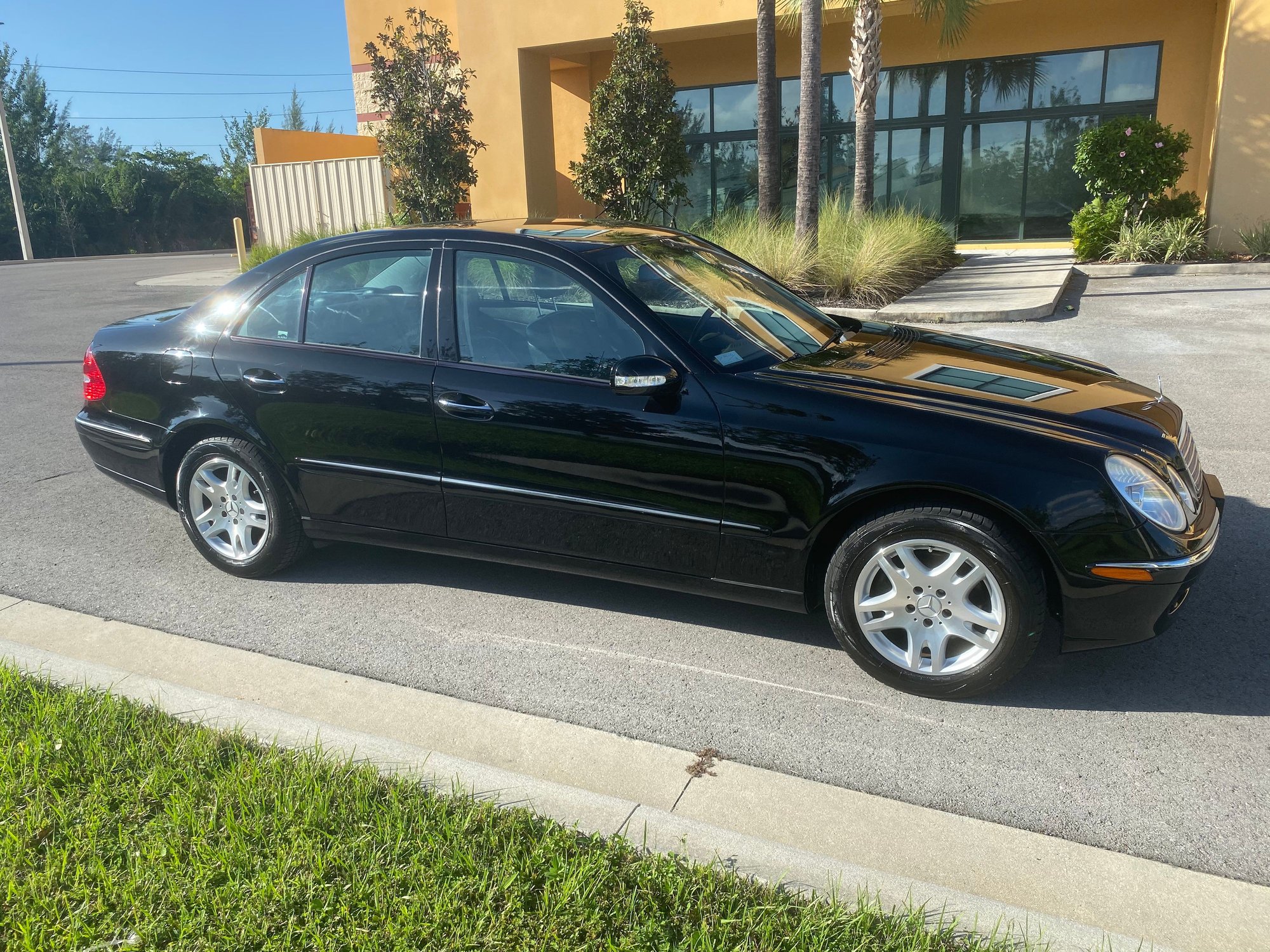 2004 Mercedes-Benz E320 - 2004 e320 4matic low miles - Used - VIN Wdbuf82j64x122037 - 37,000 Miles - 6 cyl - 4WD - Naples, FL 34109, United States
