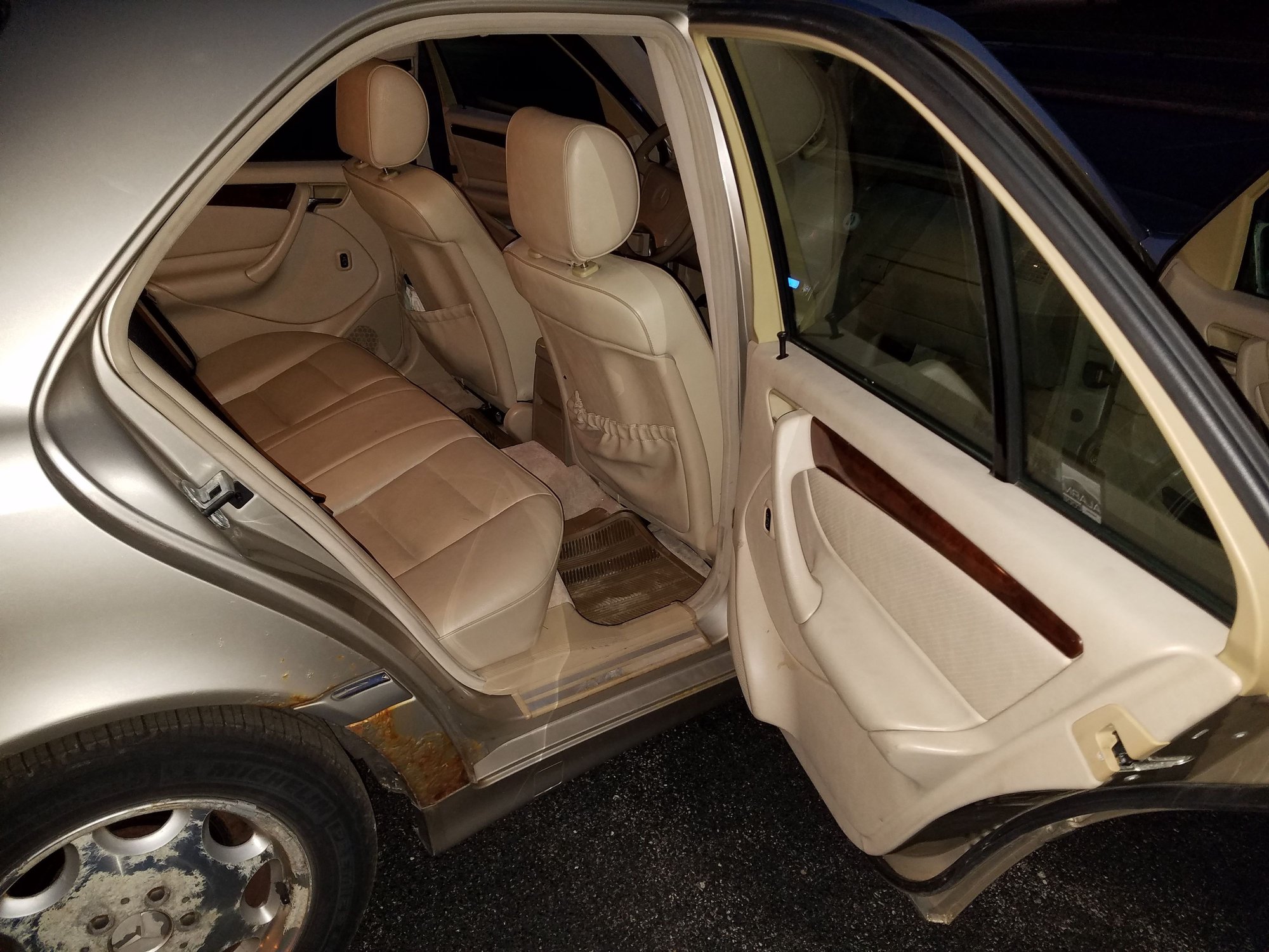 1999 Mercedes-Benz C280 - Beautiful 1999 C280. Priced To Sell Fast! - Used - VIN WDBHA29G4XA749625 - 6 cyl - 2WD - Automatic - Sedan - Gold - Chicago North Suburbs, IL 60193, United States