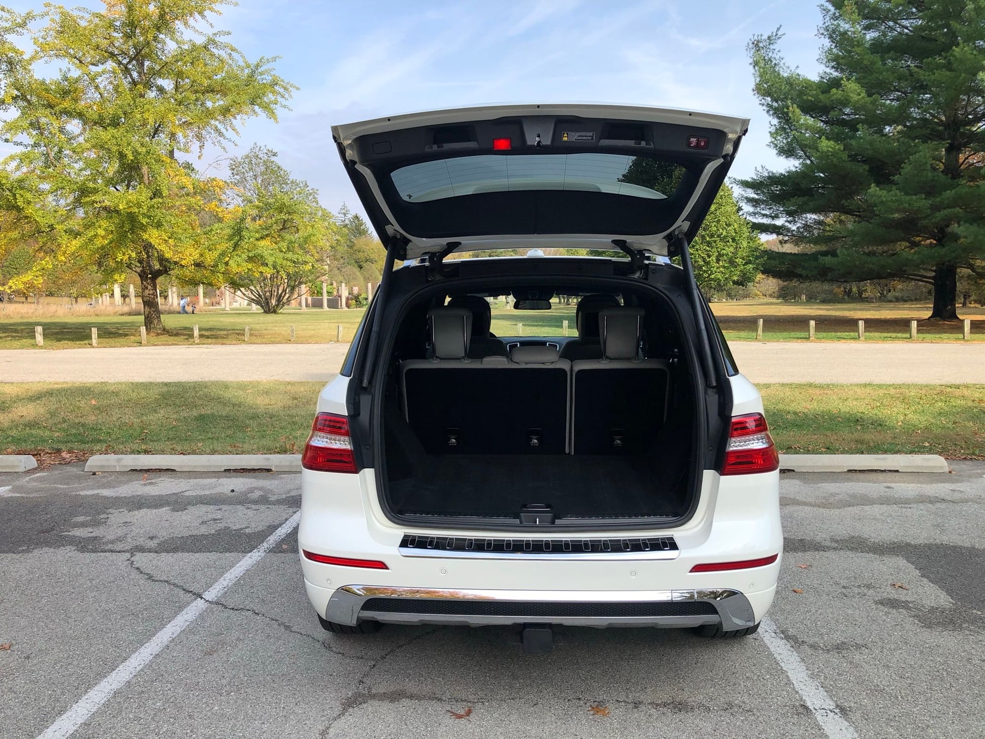 2013 Mercedes-Benz ML550 - 2013 Mercedes ML550 w/ On-Off Road Package - Used - VIN 4JGDA7DB7DA062882 - 179,000 Miles - 8 cyl - AWD - Automatic - SUV - White - Indianapolis, IN 46205, United States