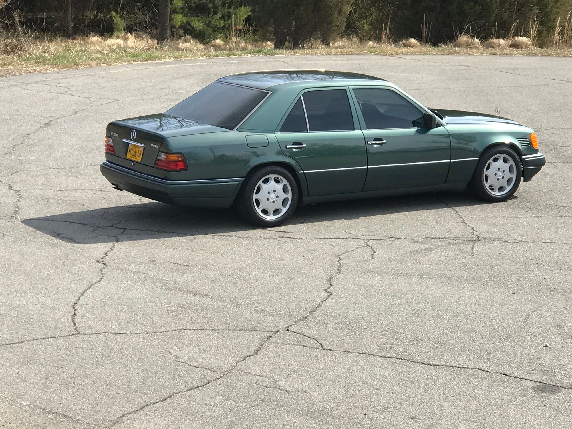1995 Mercedes-Benz E300 - 1995 Mercedes-Benz E300 Diesel (Garage kept, dealership serviced, adult owned) - Used - VIN WDBEB31E6SC157429 - 239,801 Miles - 6 cyl - 2WD - Automatic - Sedan - Other - Manassas Park, VA 20111, United States