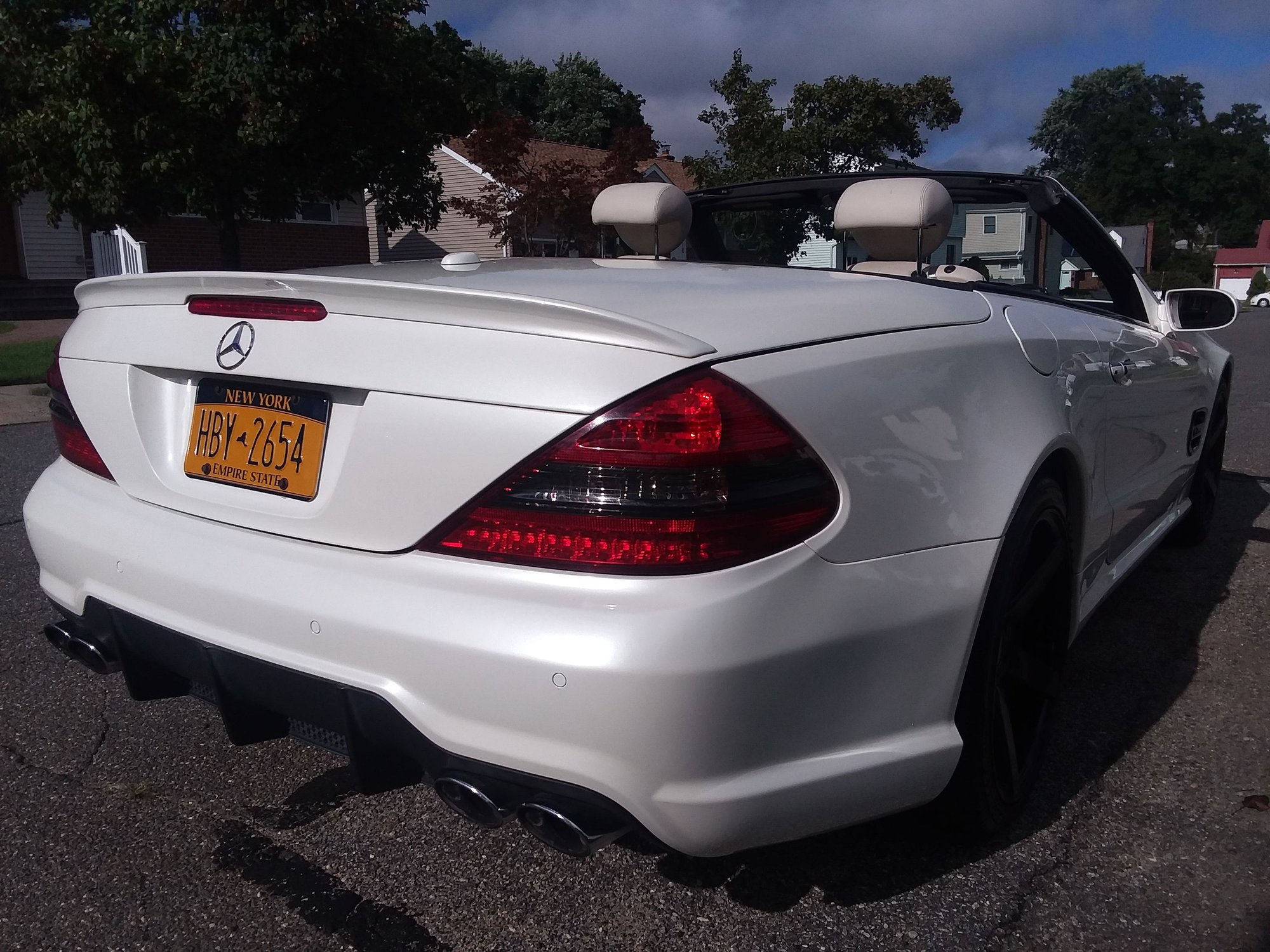 2007 Mercedes-Benz SL550 - 07 SL550 DESIGNO ROADSTER CONVERTED 2011 SL63 AMG BODY-BRAKES-EXHAUST WHITE W/WHITE - Used - VIN WDBSK71F77F133374 - 77,000 Miles - 8 cyl - 2WD - Automatic - Convertible - White - Syosset, NY 11791, United States