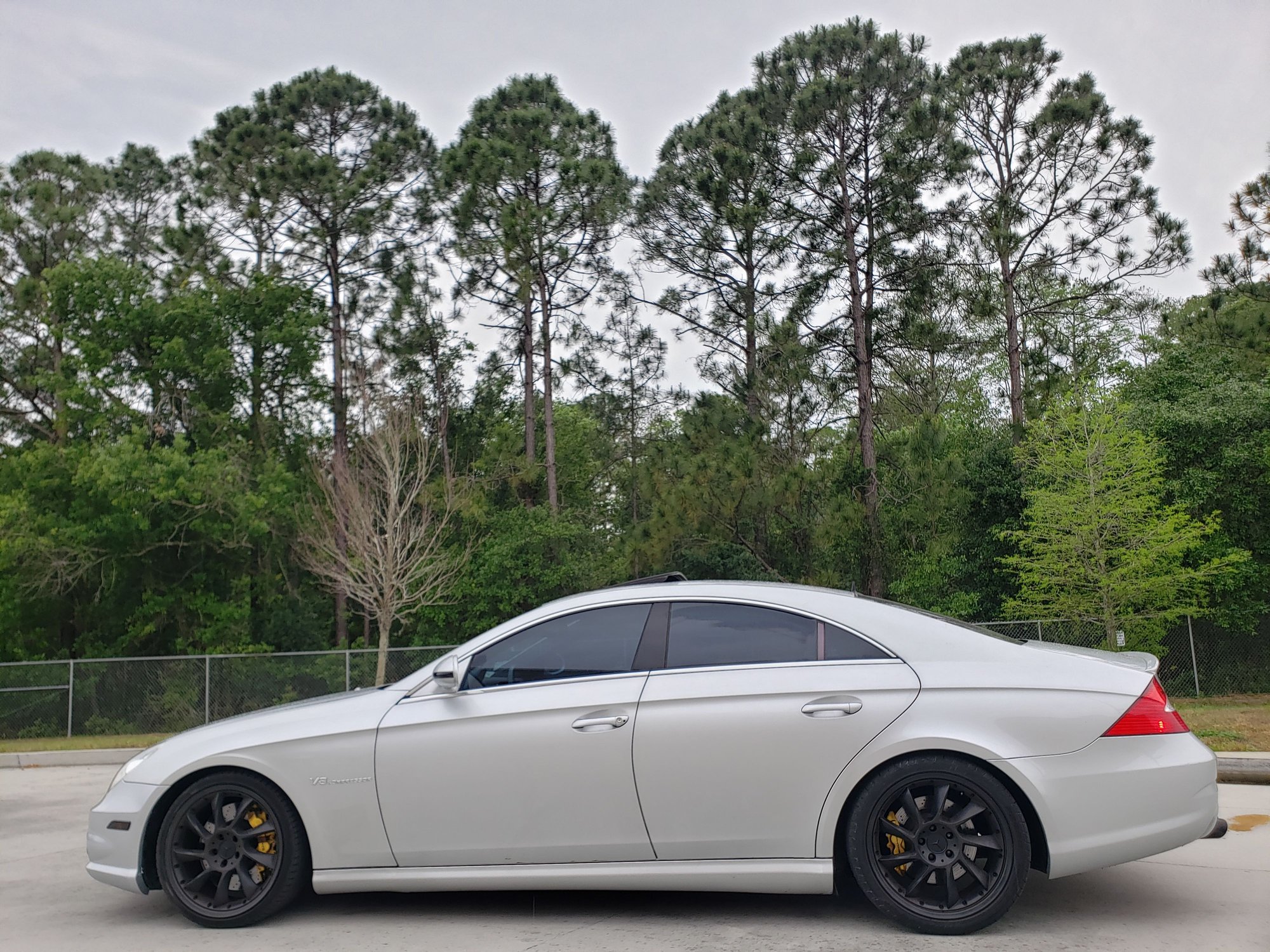2006 Mercedes-Benz CLS55 AMG - 2006 MERCEDES BENZ CLS55 AMG - Used - VIN WDDDJ76X16A069946 - 89,818 Miles - 8 cyl - 2WD - Automatic - Coupe - Silver - Orlando, FL 32811, United States