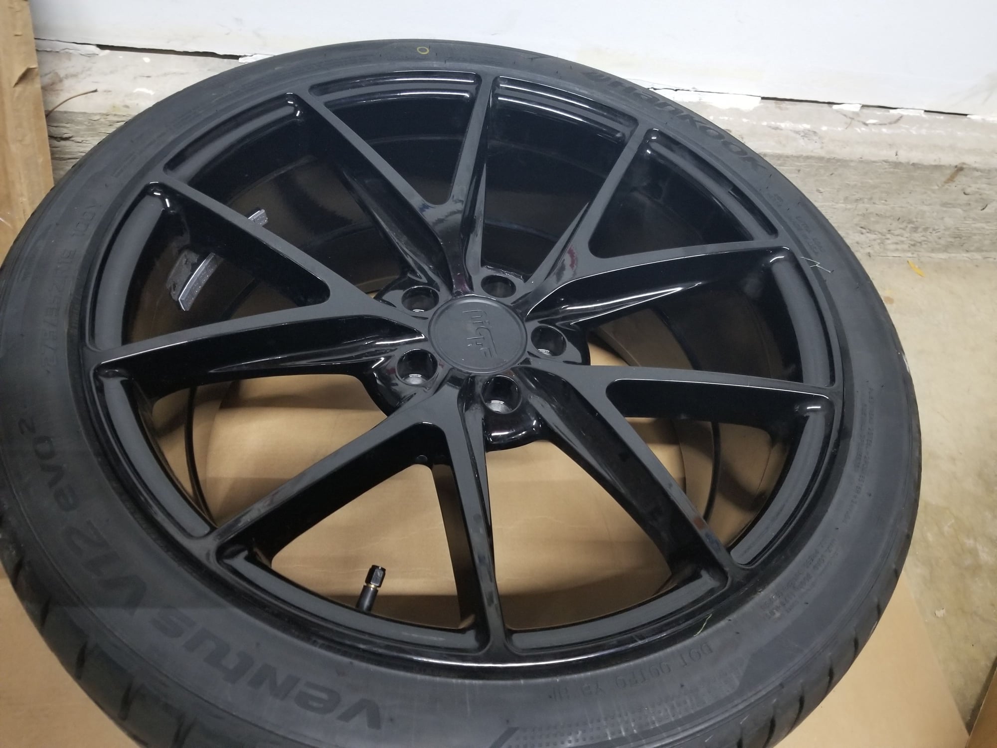 Wheels and Tires/Axles - 4 Staggered 19" Wheel and Tire Set From C63 Amg Mercedes - Used - 2007 to 2015 Mercedes-Benz C63 AMG - Schaumburg, IL 60193, United States