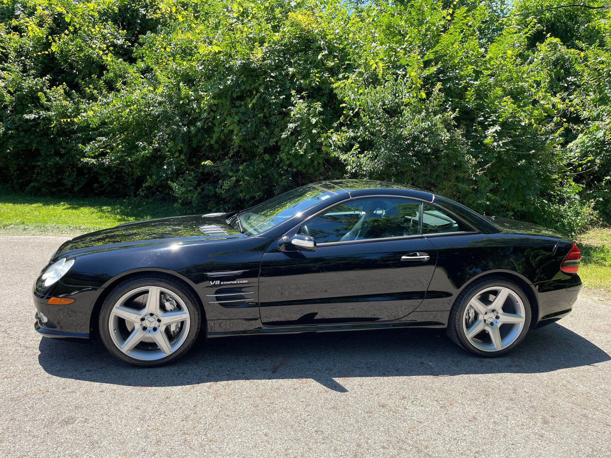 2007 Mercedes-Benz SL55 AMG - 2007 MERCEDES AMG SL55 $25K - Used - VIN WDBSK72F77F125175 - 93,727 Miles - 8 cyl - 2WD - Automatic - Convertible - Black - Columbus, OH 43219, United States