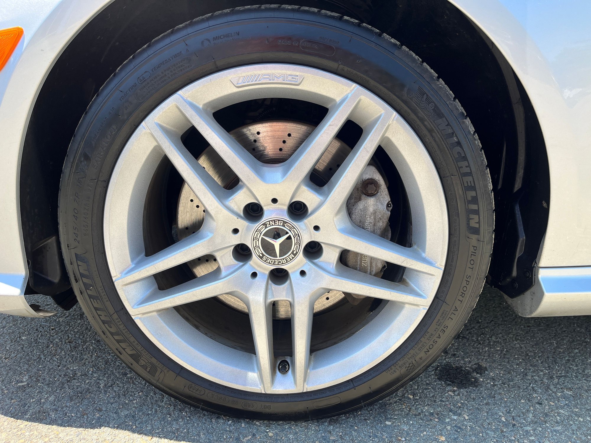 2010 Mercedes-Benz E550 - 2010 Mercedes-Benz E550 4MATIC Sedan Sport - Used - VIN WDDHF9AB6AA230746 - 141,000 Miles - 8 cyl - AWD - Automatic - Sedan - Silver - South Easton, MA 02375, United States