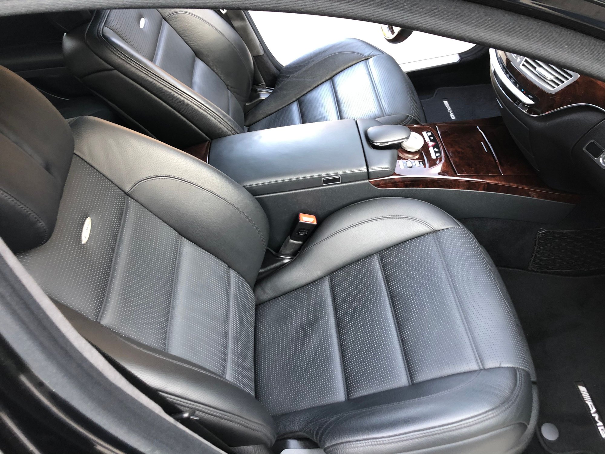 2010 Mercedes-Benz S63 AMG - 2010 Mercedes Benz S63 - Used - VIN WDDNG7HB1AA304052 - 39,228 Miles - 8 cyl - 2WD - Automatic - Black - Kennesaw, GA 30152, United States