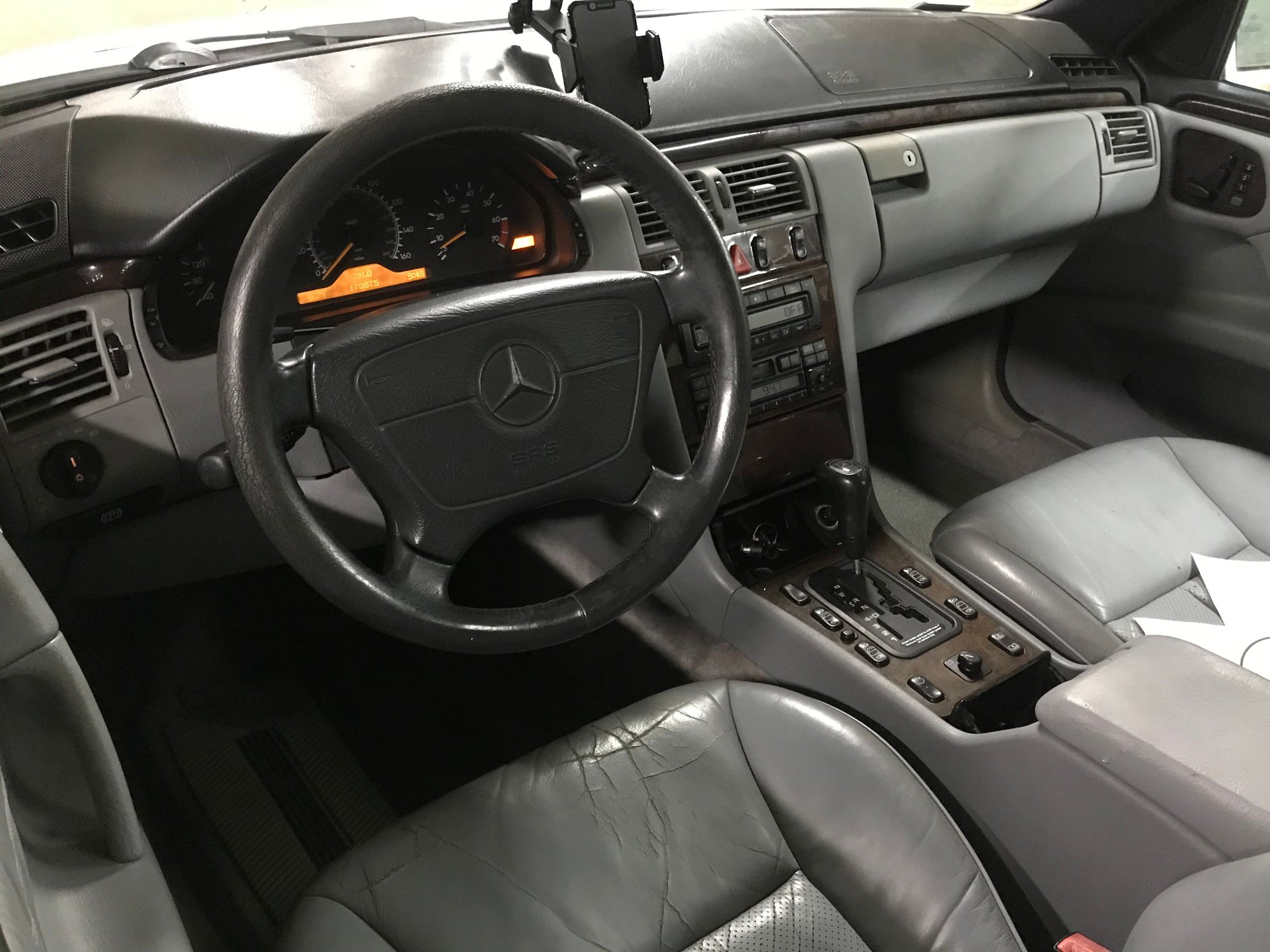 1997 Mercedes-Benz E420 - FS 1997 E420 Sport Parts Car RUNS AND DRIVES - Used - VIN WDBJF72FXVA237043 - 170,000 Miles - 8 cyl - 2WD - Automatic - Sedan - White - Vienna, VA 22180, United States