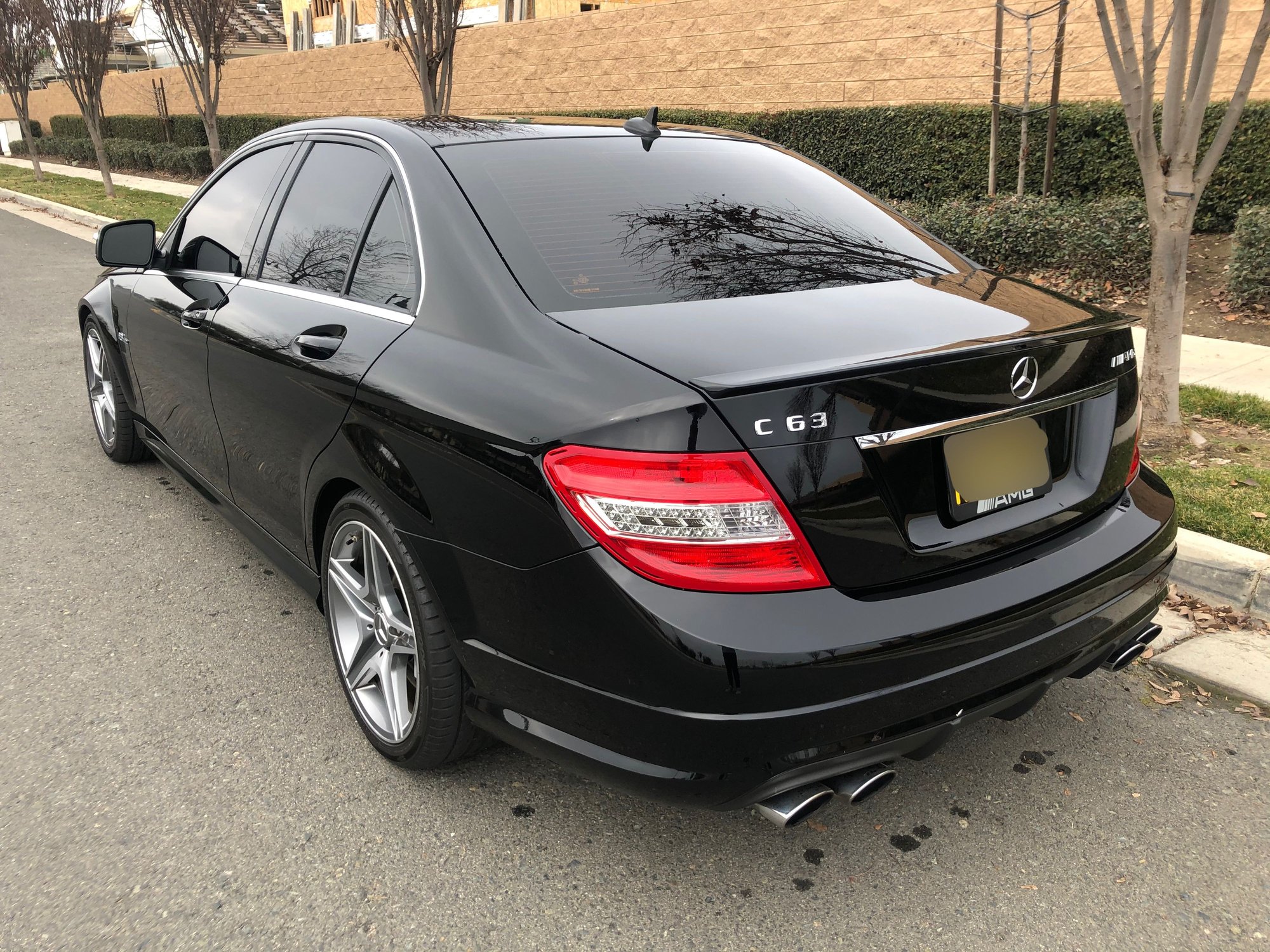 2009 Mercedes-Benz C63 AMG - Mercedes C63 Amg *LowMiles* Extended Warranty - Used - VIN Wddgf77x09f233174 - 40,650 Miles - 8 cyl - 2WD - Automatic - Sedan - Black - Fresno, CA 93706, United States