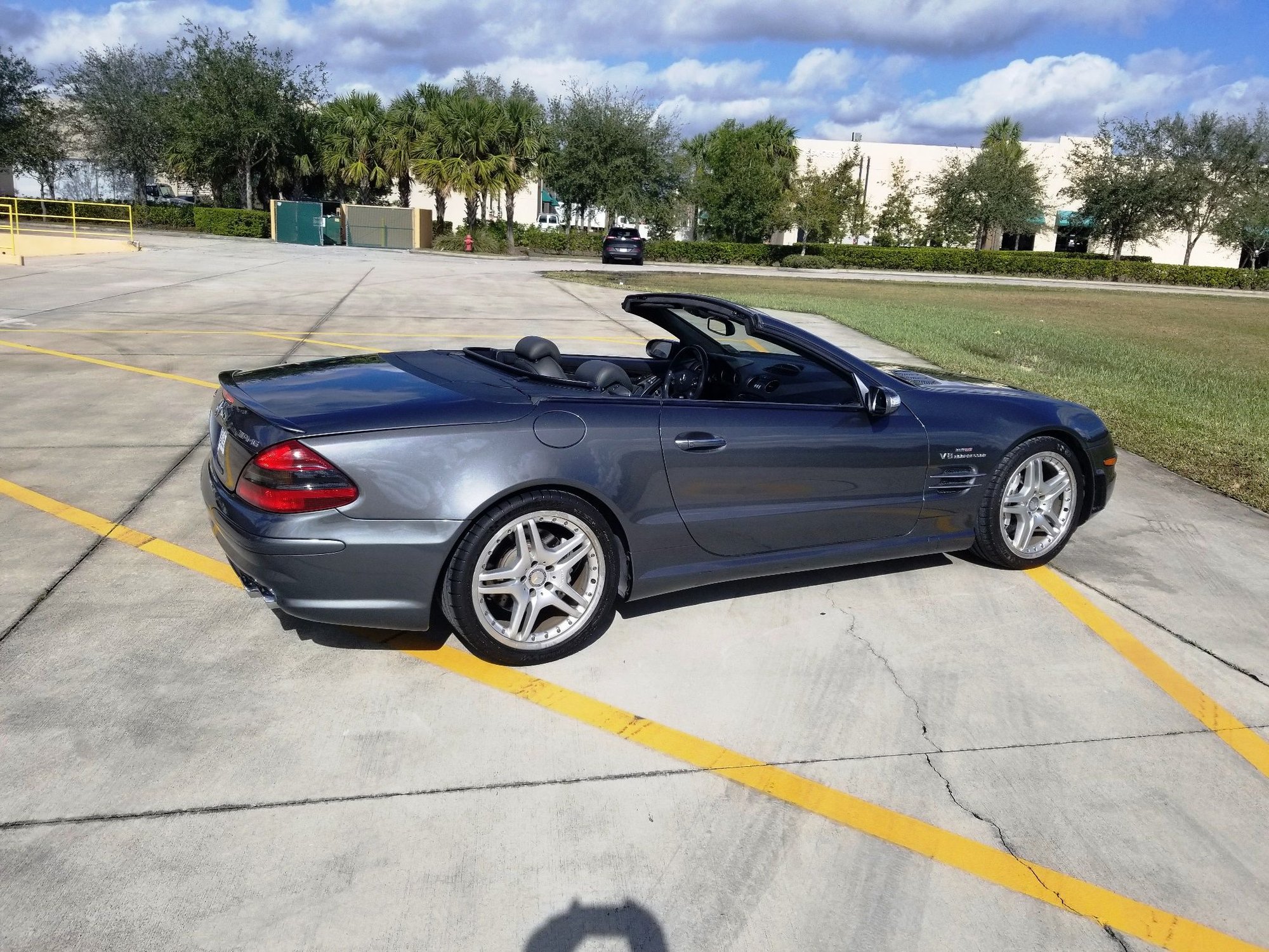 2004 Mercedes-Benz SL55 AMG - 2004 Mercedes Sl55 AMG Designo Graphite 1-owner 59k miles - Used - VIN WDBSK74F04F081576 - 59,200 Miles - 8 cyl - 2WD - Automatic - Convertible - Gray - Stuart, FL 34997, United States