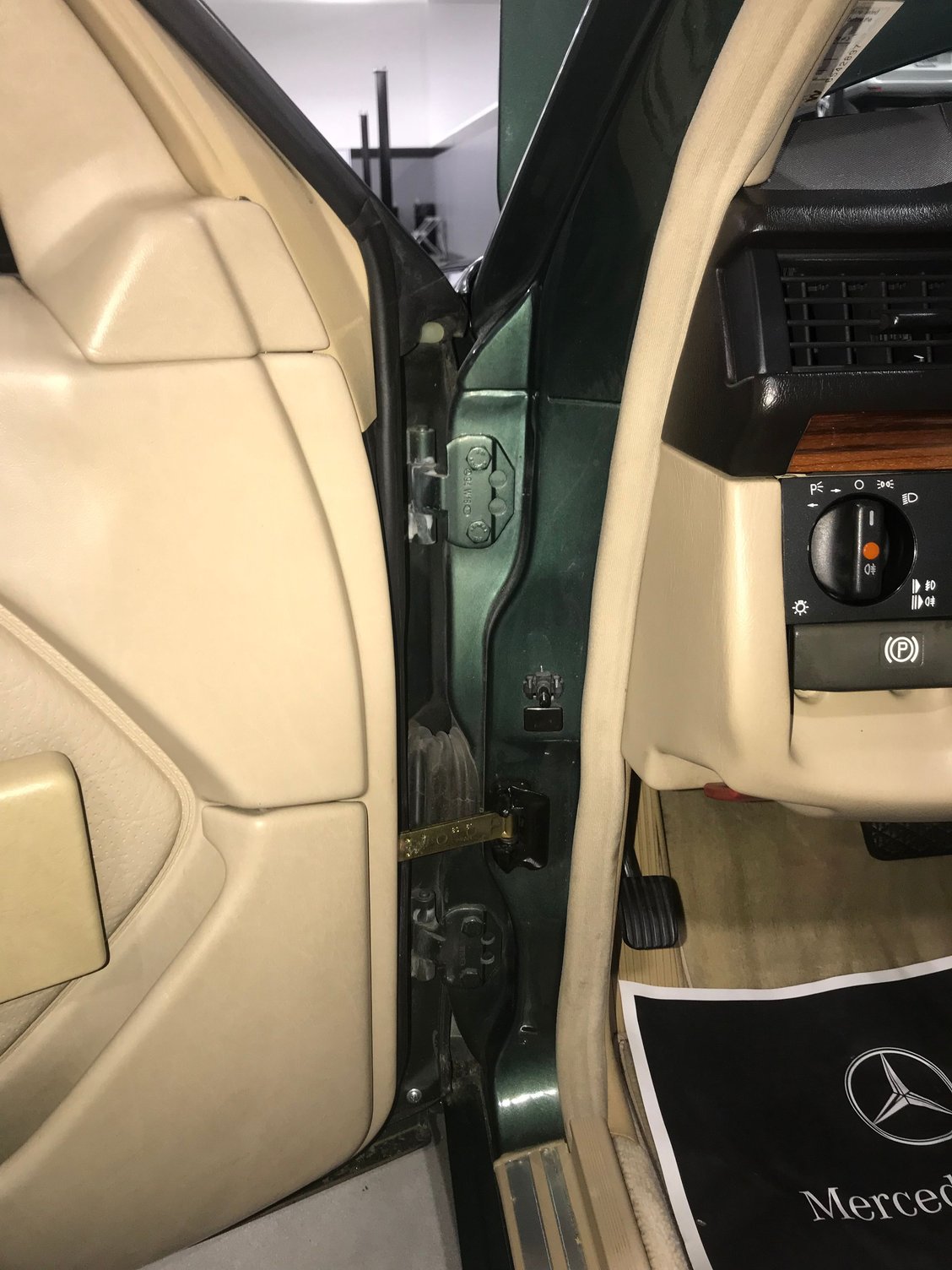 1995 Mercedes-Benz E300 - 1995 Mercedes-Benz E300 Diesel (Garage kept, dealership serviced, adult owned) - Used - VIN WDBEB31E6SC157429 - 239,801 Miles - 6 cyl - 2WD - Automatic - Sedan - Other - Manassas Park, VA 20111, United States