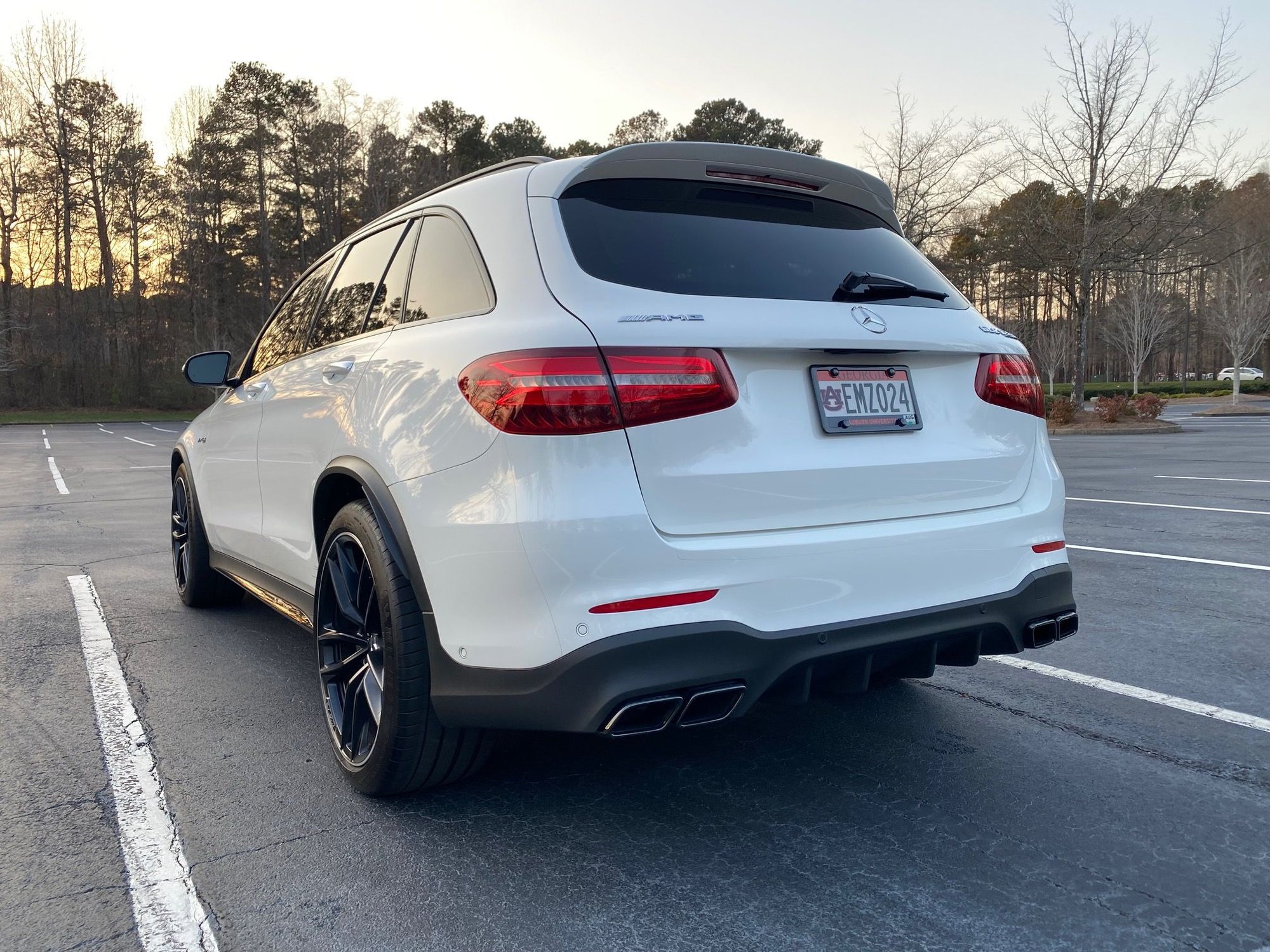 2019 Mercedes-Benz GLC63 AMG - 2019 Mercedes GLC 63 AMG - Used - VIN WDC0G8JB2KF490848 - 9,500 Miles - 8 cyl - AWD - Automatic - SUV - White - Alpharetta, GA 30009, United States