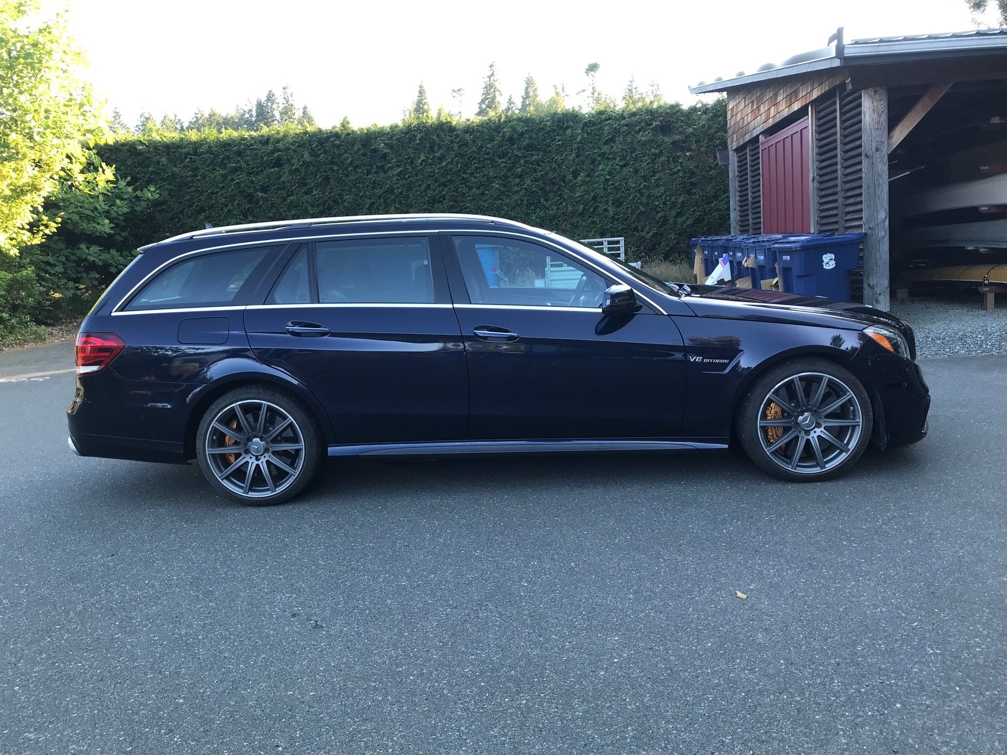 2014 Mercedes-Benz E63 AMG S - 2014 E63 S-AMG Wagon, Canada - Used - VIN WDDHH7GB0EA852545 - 107,000 Miles - 8 cyl - 4WD - Automatic - Wagon - Blue - Courtenay, BC V9N1Z8, Canada