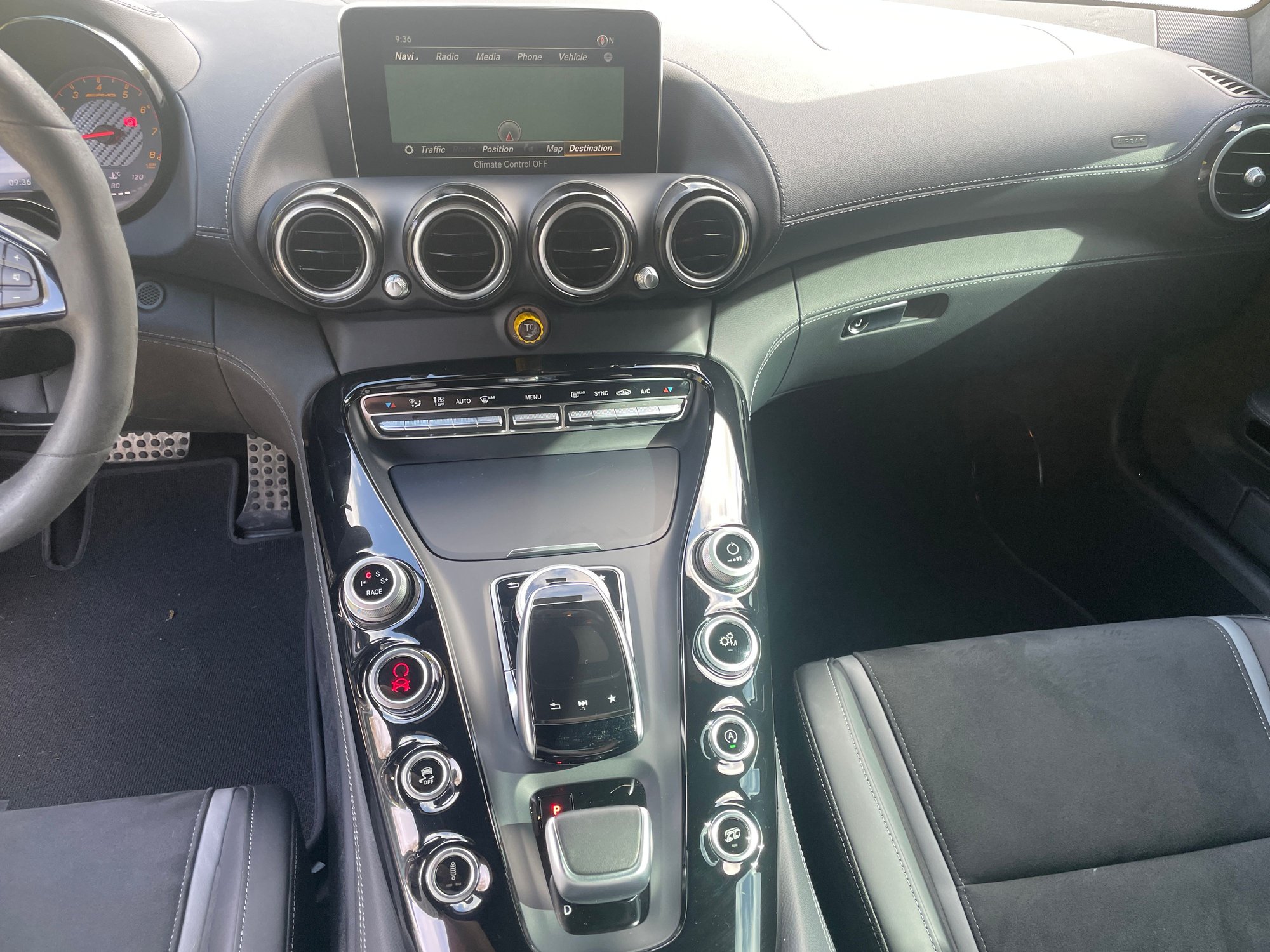 2018 Mercedes-Benz AMG GT R - 2018 Mercedes Benz AMG GT R - Used - VIN WDDYJ7KA3JA018492 - 10,037 Miles - 8 cyl - 2WD - Automatic - Coupe - White - Sarasota, FL 34243, United States
