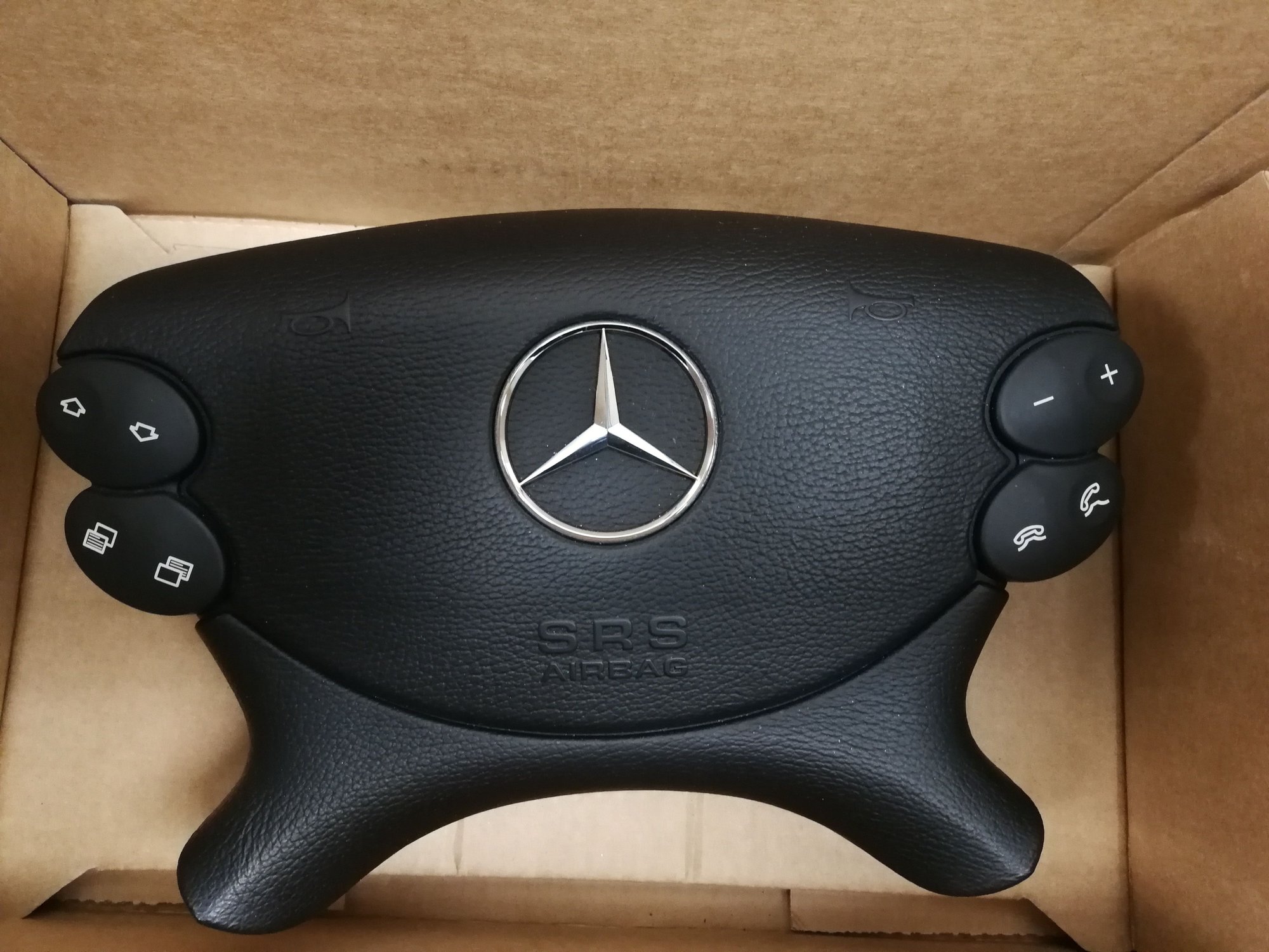 Interior/Upholstery - FS: USED R230 SL Drivers front airbag - Used - 2001 to 2006 Mercedes-Benz SL500 - San Diego, CA 92104, United States