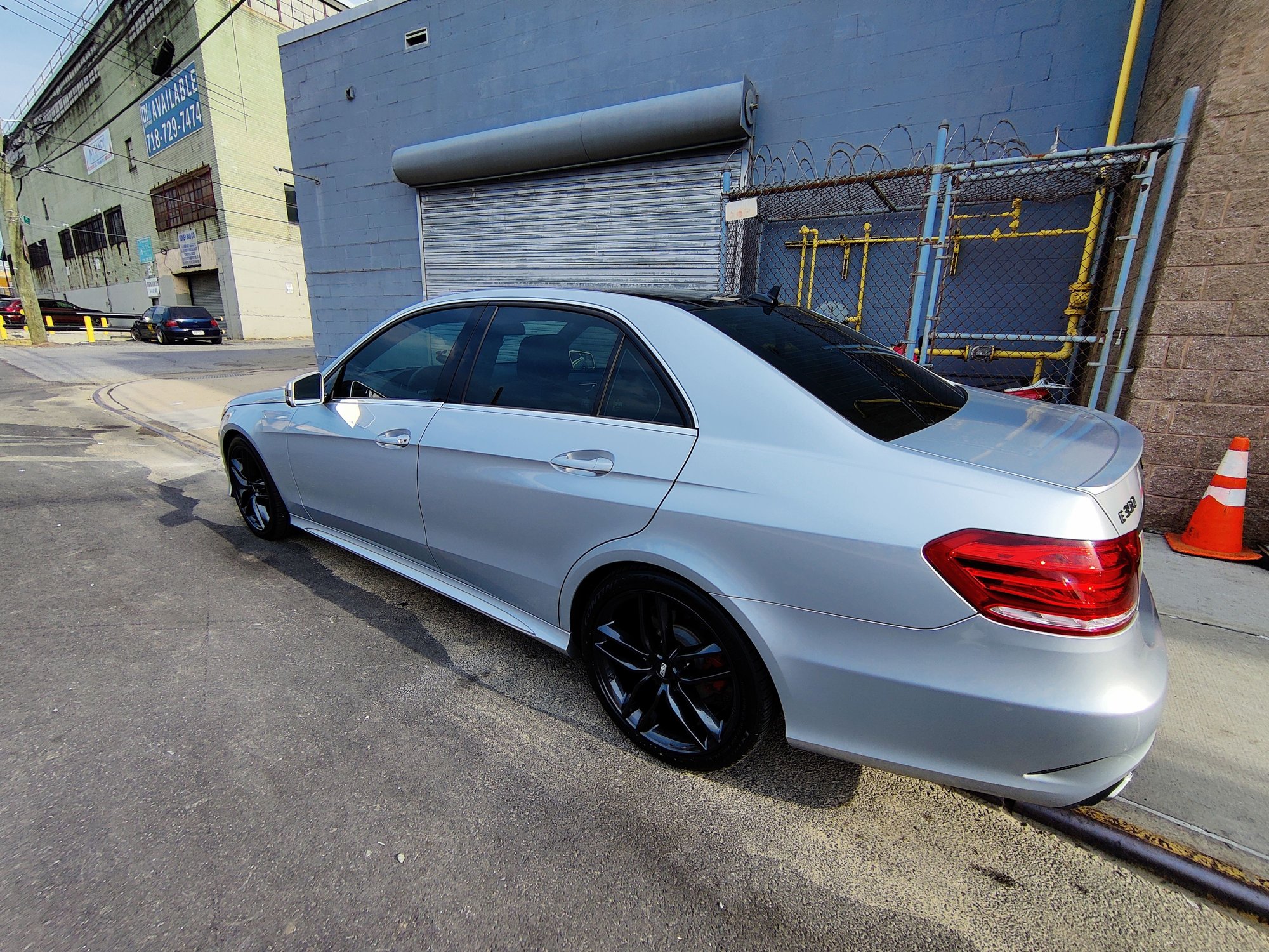 2014 Mercedes-Benz E350 - 2014 mercedes E 350 sport for sale NYC area - Used - VIN WDDHF8JBXEA824885 - 72,000 Miles - 6 cyl - AWD - Automatic - Sedan - Silver - Maspeth, NY 11378, United States