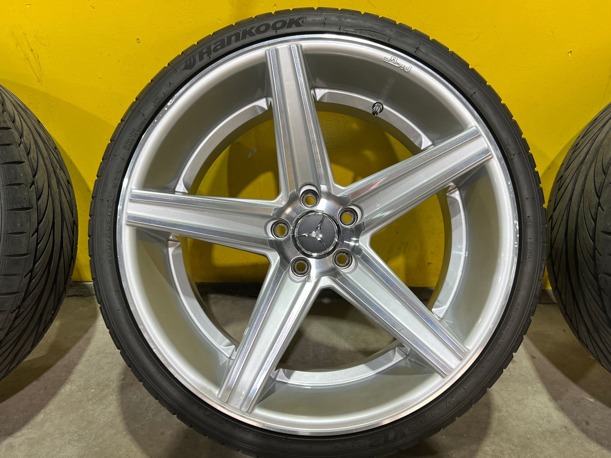 Wheels and Tires/Axles - Mercedes W219 R230 Niche Apex 20x8.5 and 20x10.5 Wheels and Tires - Used - -1 to 2024  All Models - Ny, NY 10101, United States