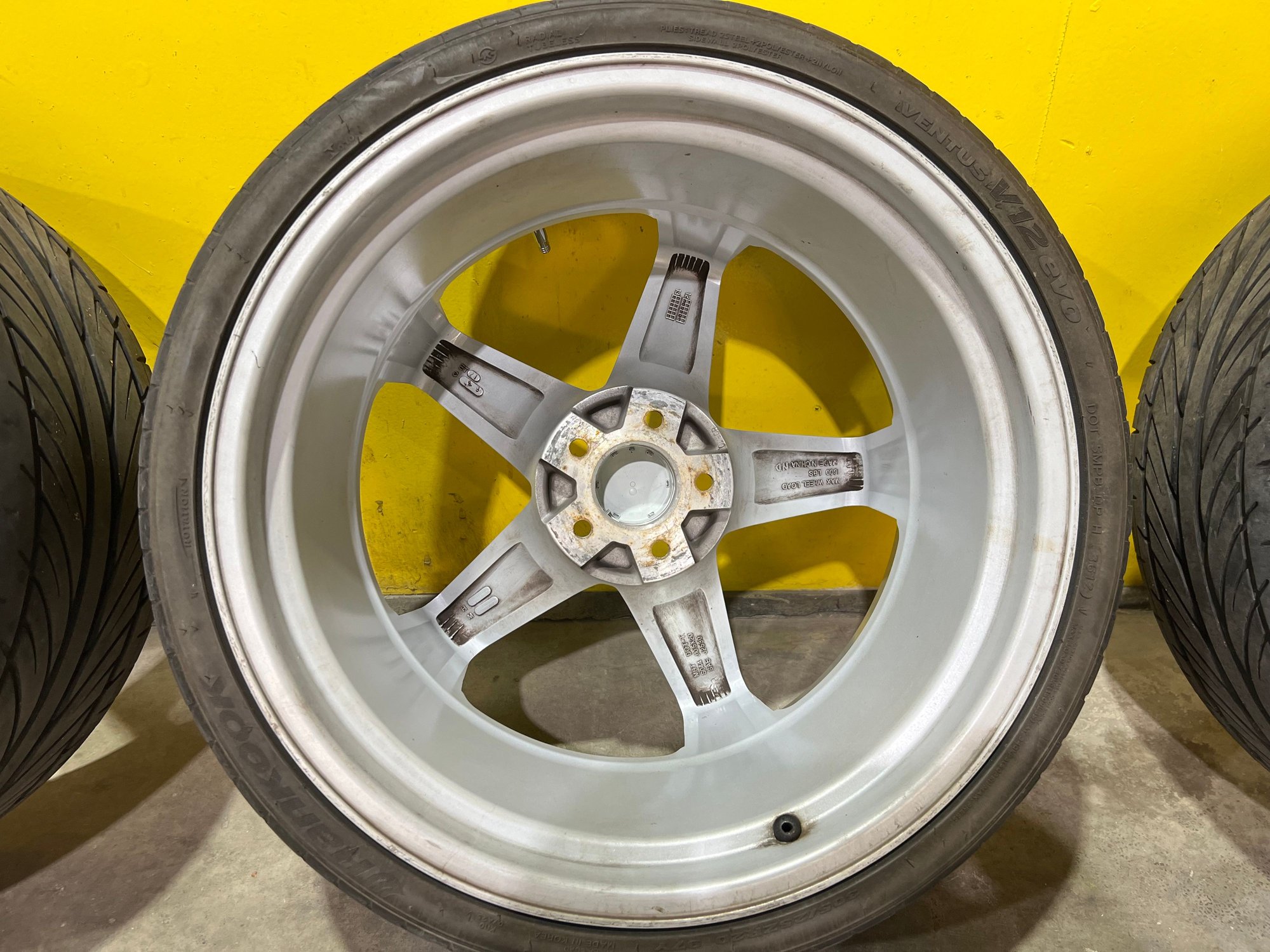 Wheels and Tires/Axles - Mercedes W219 R230 Niche Apex 20x8.5 and 20x10.5 Wheels and Tires - Used - -1 to 2024  All Models - Ny, NY 10101, United States