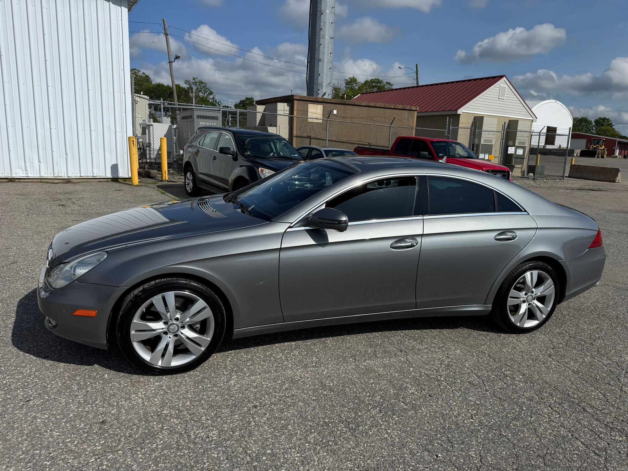 2010 Mercedes-Benz CLS550 - For Sale 2010 Mercedes-Benz CLS550 - Used - VIN WDDDJ7CBXAA164524 - 88,568 Miles - 8 cyl - 2WD - Automatic - Sedan - Gray - Boston, MA 02062, United States