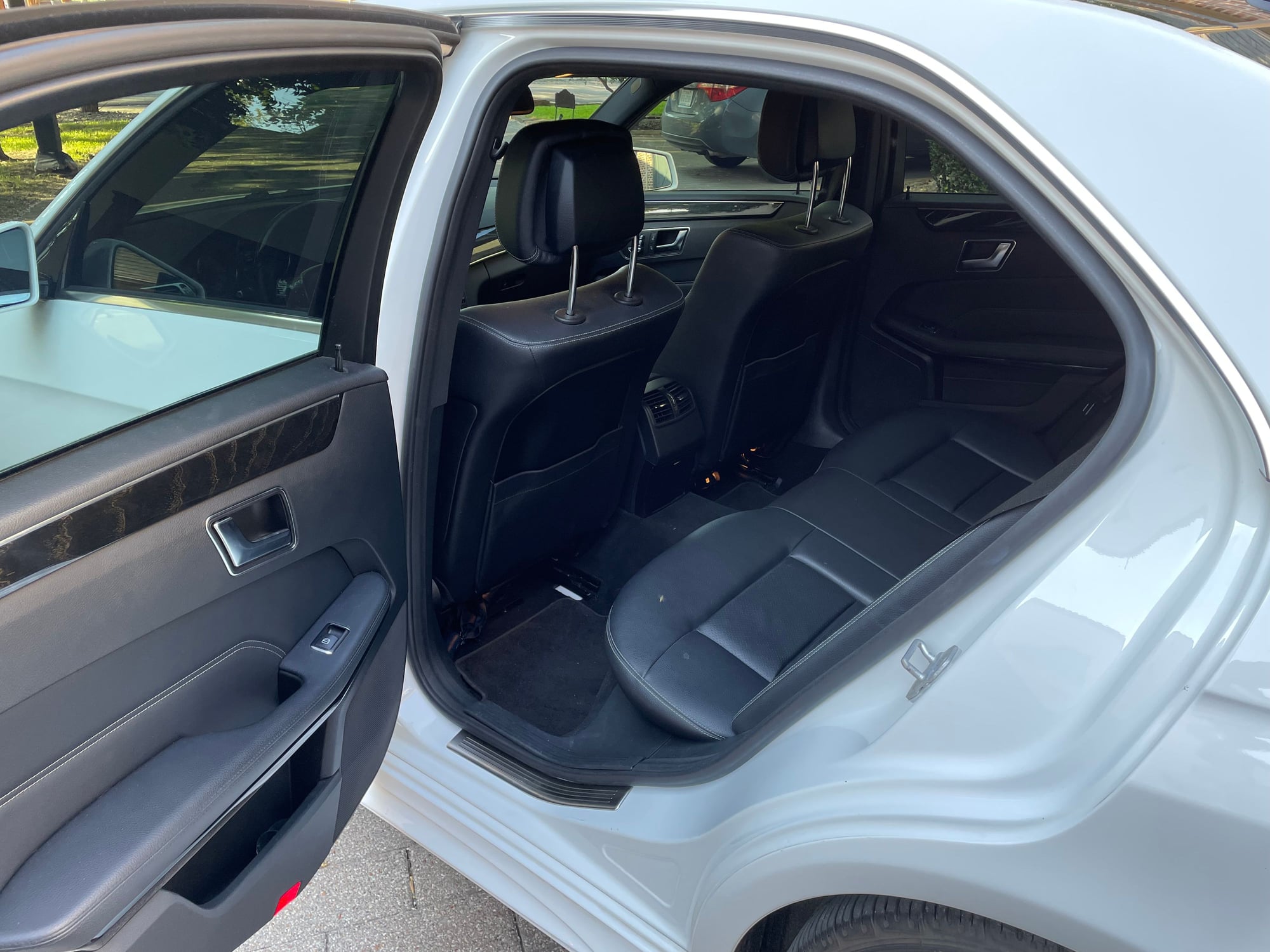 2014 Mercedes-Benz E250 - 2014 Mercedes-Benz E250 Bluetec - Extremely Clean, Well Serviced - Used - VIN WDDHF0EB7EA853496 - 129,500 Miles - 4 cyl - 2WD - Automatic - Sedan - White - Dallas, TX 75230, United States