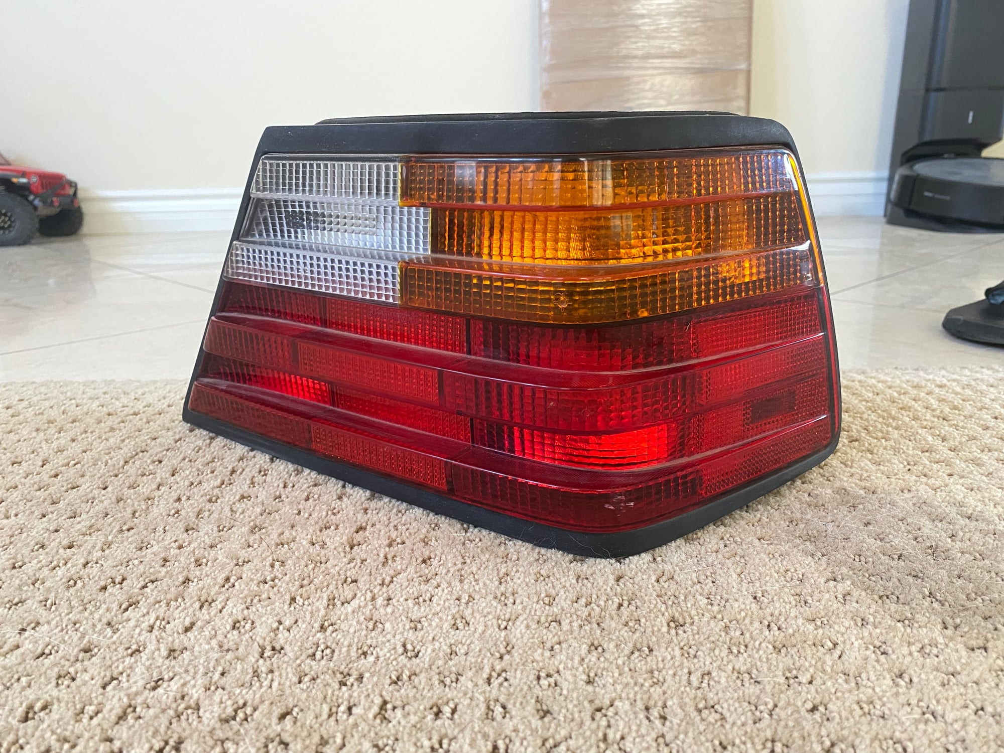 Lights - WTS W124 Original Right Tail Light Assembly - Used - All Years Mercedes-Benz All Models - Buena Park, CA 90621, United States