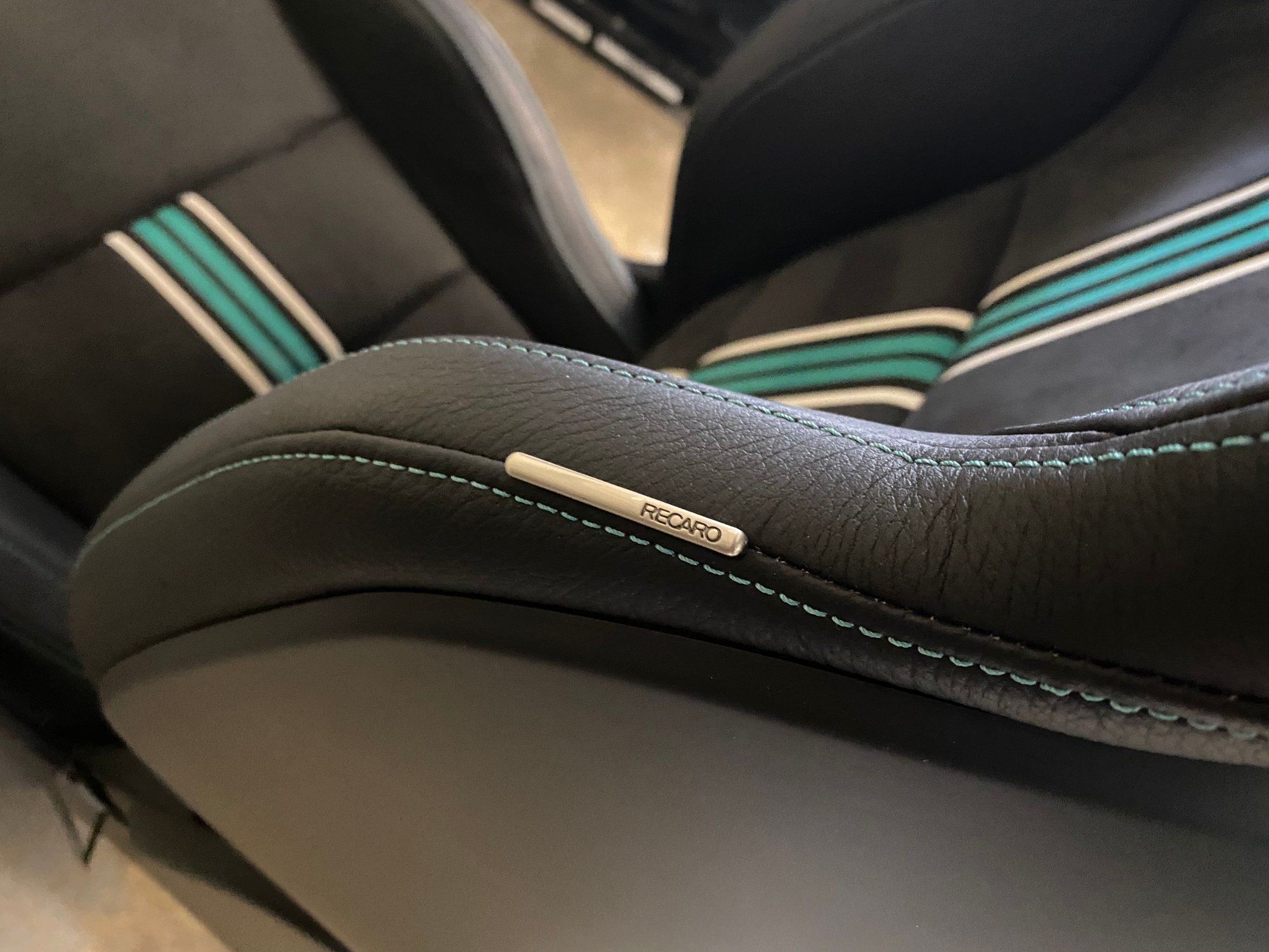 Interior/Upholstery - Mercedes Performance AMG Recaro Sport Edition Set of Front Seats - Used - 0  All Models - Hartford County, CT 06032, United States