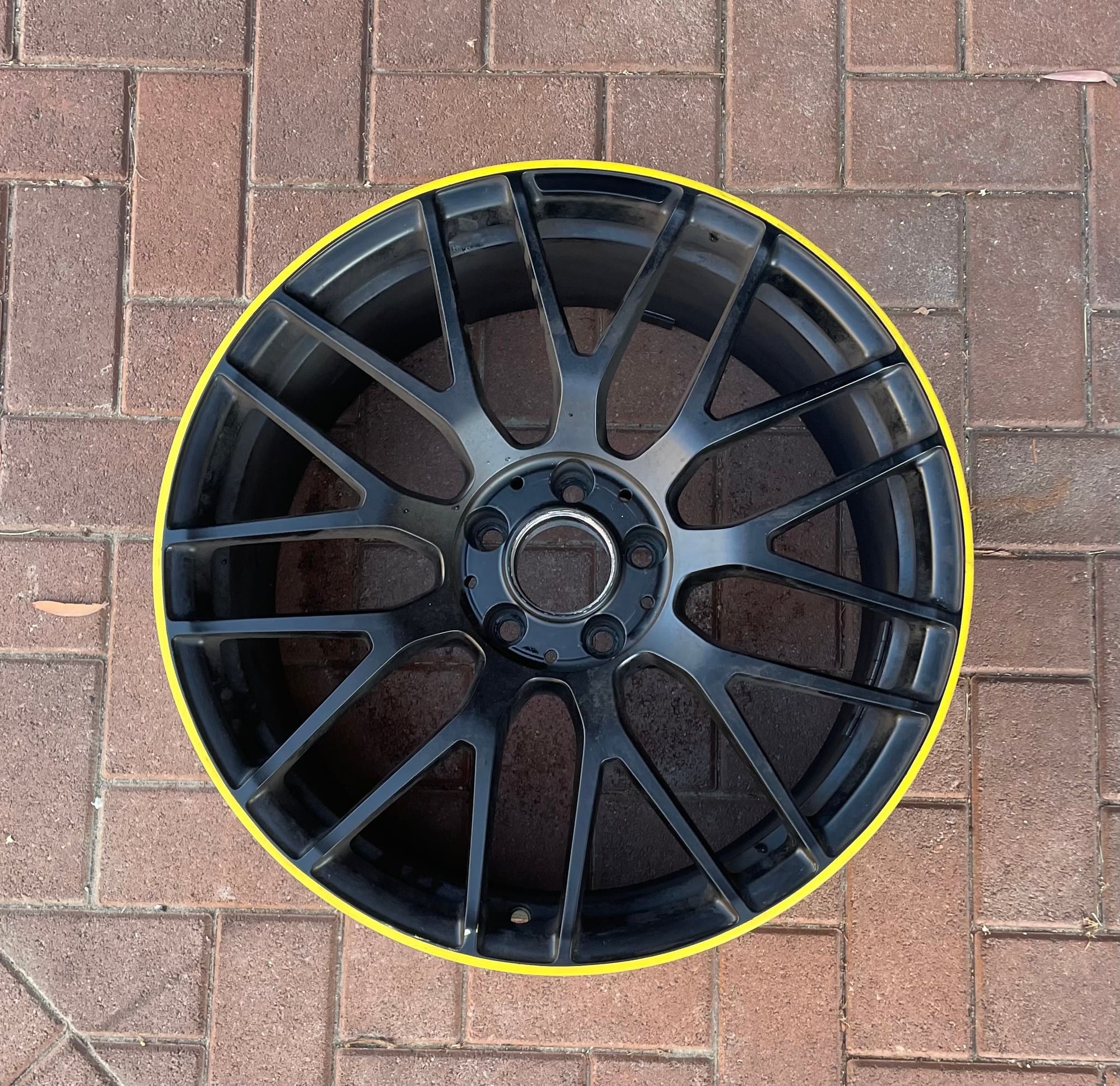Wheels and Tires/Axles - Single rim for sale. Black / yellow - Used - All Years Mercedes-Benz All Models - Dana Point, CA 92629, United States