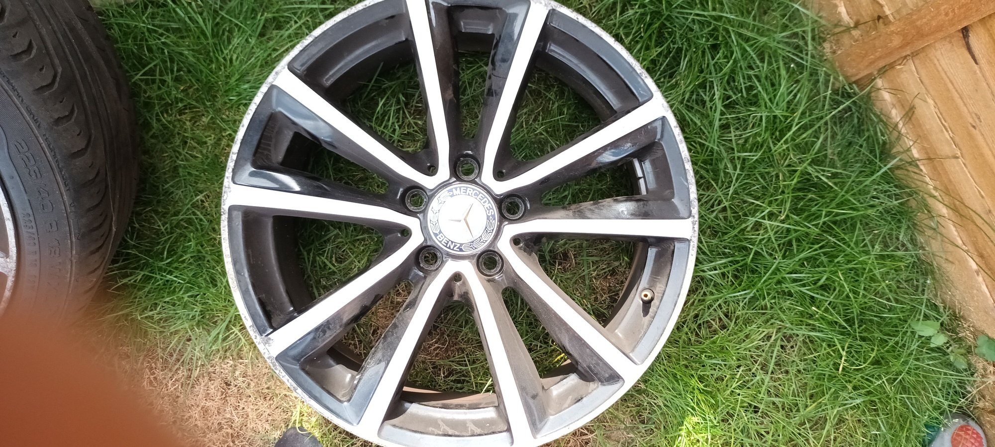 Wheels and Tires/Axles - W246 18" B Class Alloy Wheels x4 - Used - 2011 to 2015 Mercedes-Benz B180 - 2011 to 2015 Mercedes-Benz B200 - Wokingham, Berkshire RG40 4, United Kingdom
