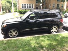 AMG Sport Package looks hawt in black.