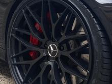 The addition of 20" Zito ZF01 wheels... ooh yea.
