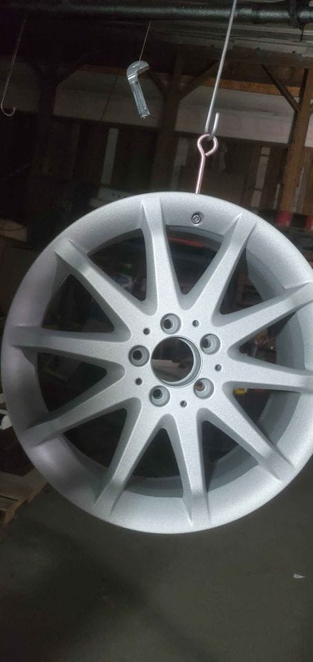 Wheels and Tires/Axles - freshly powder coated r350 rims, hasnt seen rubber yet - Used - 2006 to 2014 Mercedes-Benz R350 - Brattleboro, VT 05301, United States