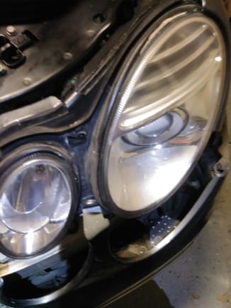 Other crappy headlight.