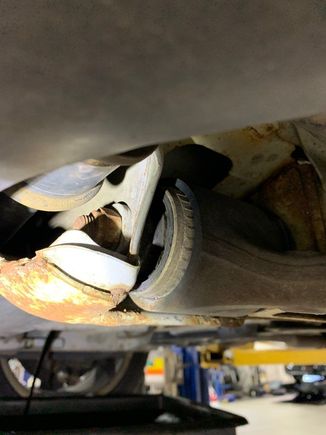 Control arm bushing left 