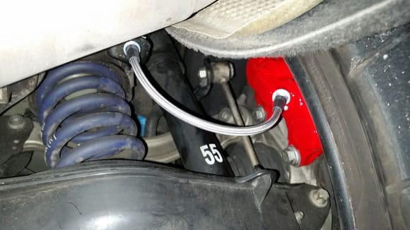 As you can see the rear brake hoses are perfectly fine when the car sits on the ground. There is only tension, when the car is jacked up (or when getting airborne). Almost long enough, but for longevity needs to be made a bit longer.