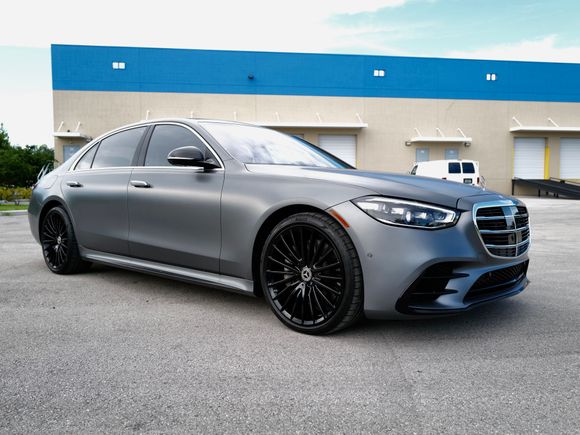 2022 S580 Selenite Grey Magno on 21" AMG Wheels