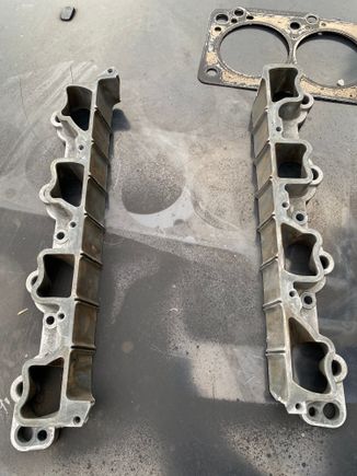 Here’s what you are left with if you cut out the intake runners from the bottom half of the intake manifold 