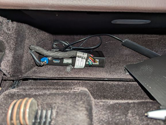 RoadTop in glove box