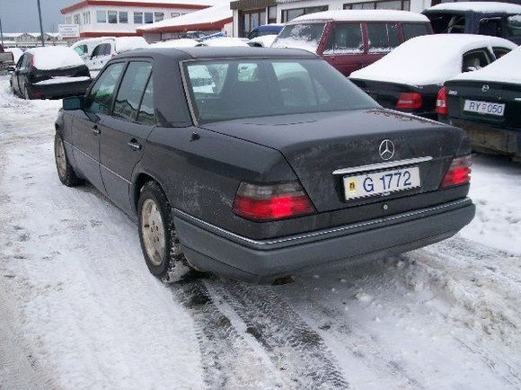 w124 220 E 94&quot; My pride and joy :P 15&quot; inch wheels for winter 
tire´s :D