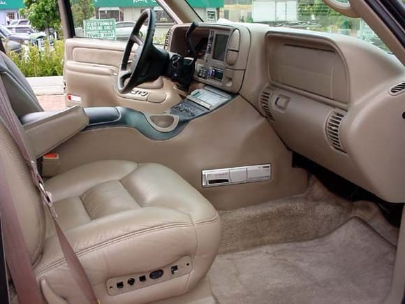 1999suburban13[1]