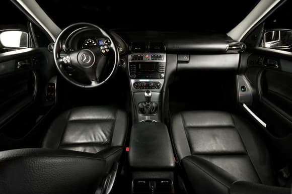 C350 6spd interior shot