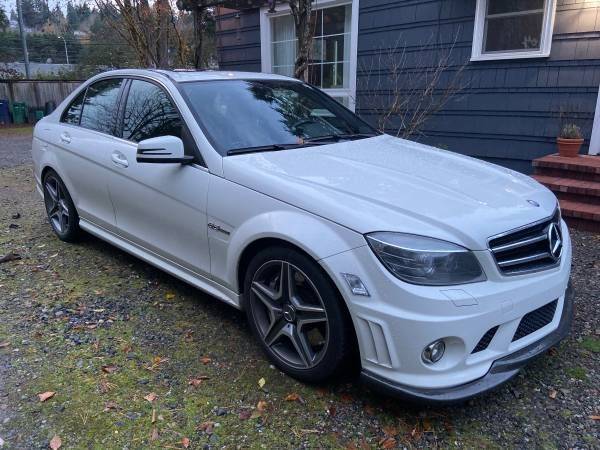 2010 Mercedes-Benz C63 AMG - 2010 Mercedes AMG C63 - Used - VIN WDDGF7HB2AF421136 - 71,000 Miles - 8 cyl - Automatic - Sedan - White - Kirkland, WA 98034, United States