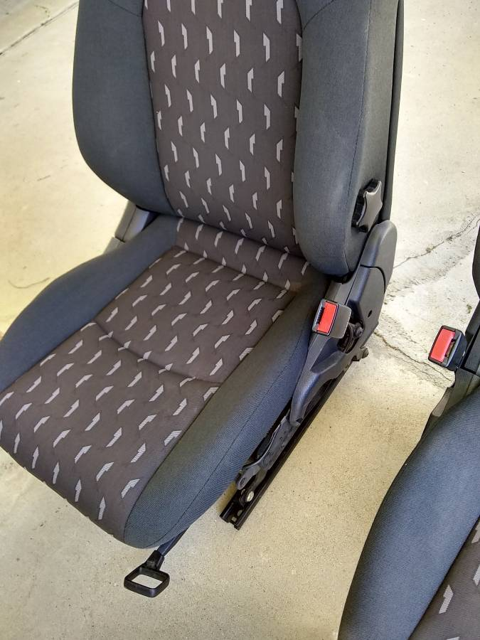 Interior/Upholstery - 2 Front Seats for 2002 to 2005 Mercedes C230 Sport Coupe - Used - 2002 to 2005 Mercedes-Benz C230 - Porter Ranch, CA 91326, United States