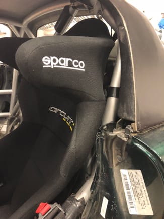 Sparco Circuit II can juuuust squeeze into a Miata. Big seat, little car. This is the most comfortable I’ve ever been in a racecar.