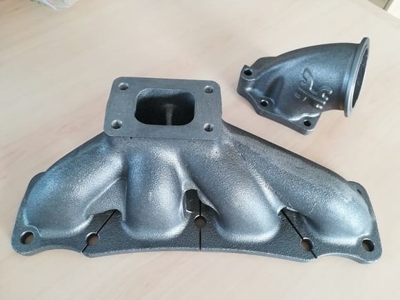 a cast Kraken T25 manifold with cast elbow ( 2.5" as 3" were not ready yet)