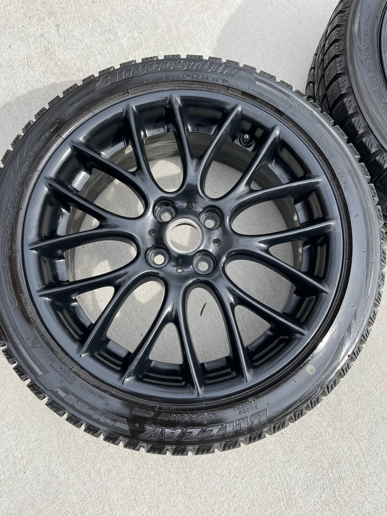 Wheels and Tires/Axles - 17” Challenge Wheels with Blizzaks - Used - 2011 to 2013 Mini Cooper - Willow Springs, IL 60480, United States