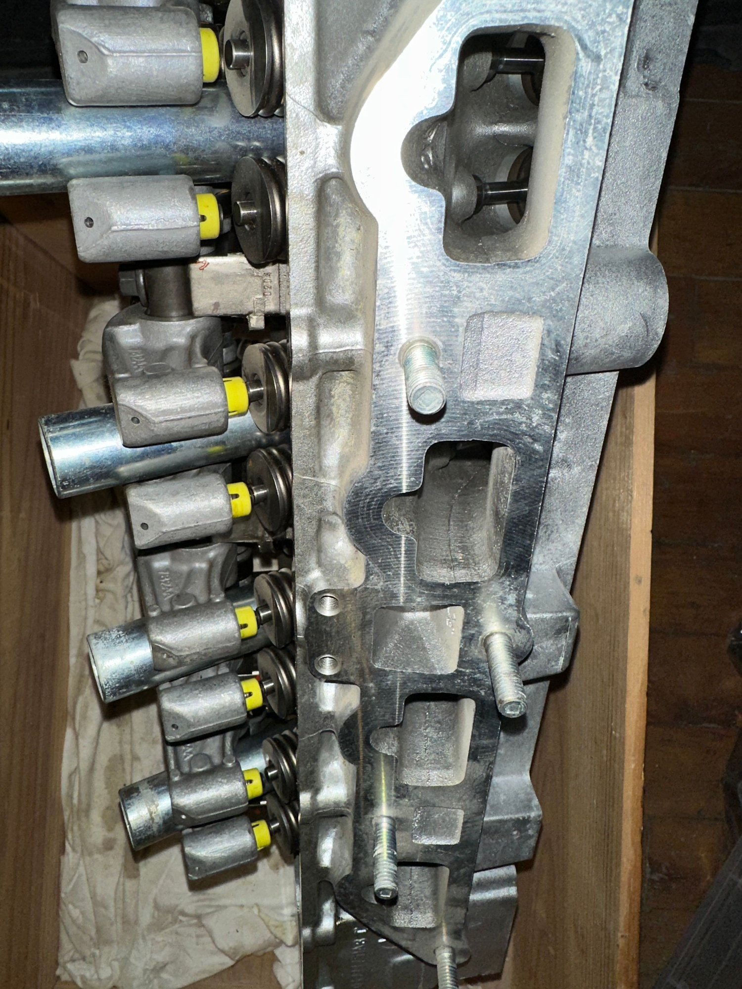 Engine - Internals - W11 (R53-R52S) Cylinder Head Take off - Used - 2002 to 2008 Mini R53: "Mk I" Mini Cooper S - Montreal, QC H3H2J2, Canada
