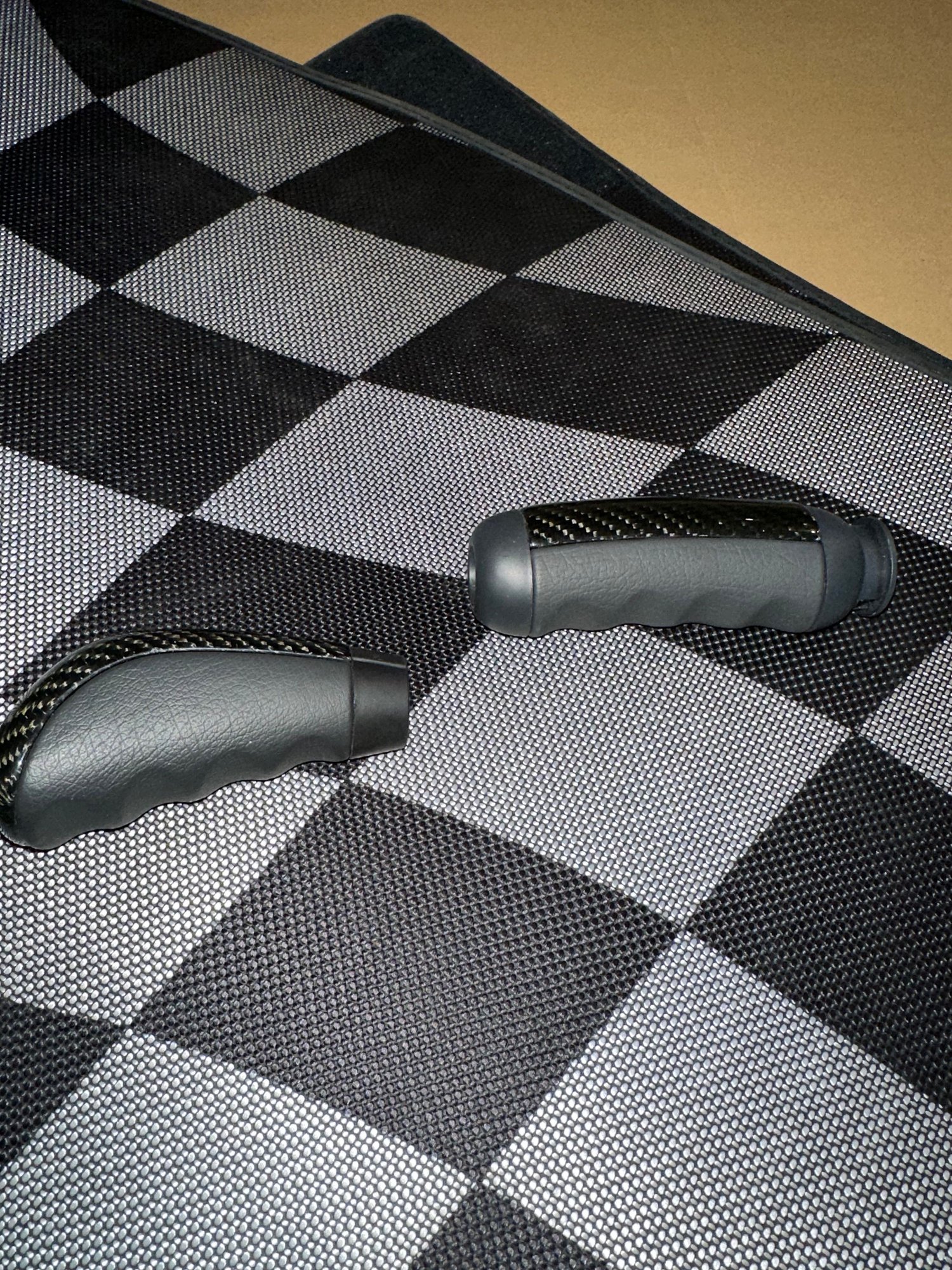Interior/Upholstery - R53 JCW Carbon Fiber/Leather Shift knob and E-brake knob - Used - 2002 to 2006 Mini R53: "Mk I" Mini Cooper S - Montreal, QC H3H2J2, Canada