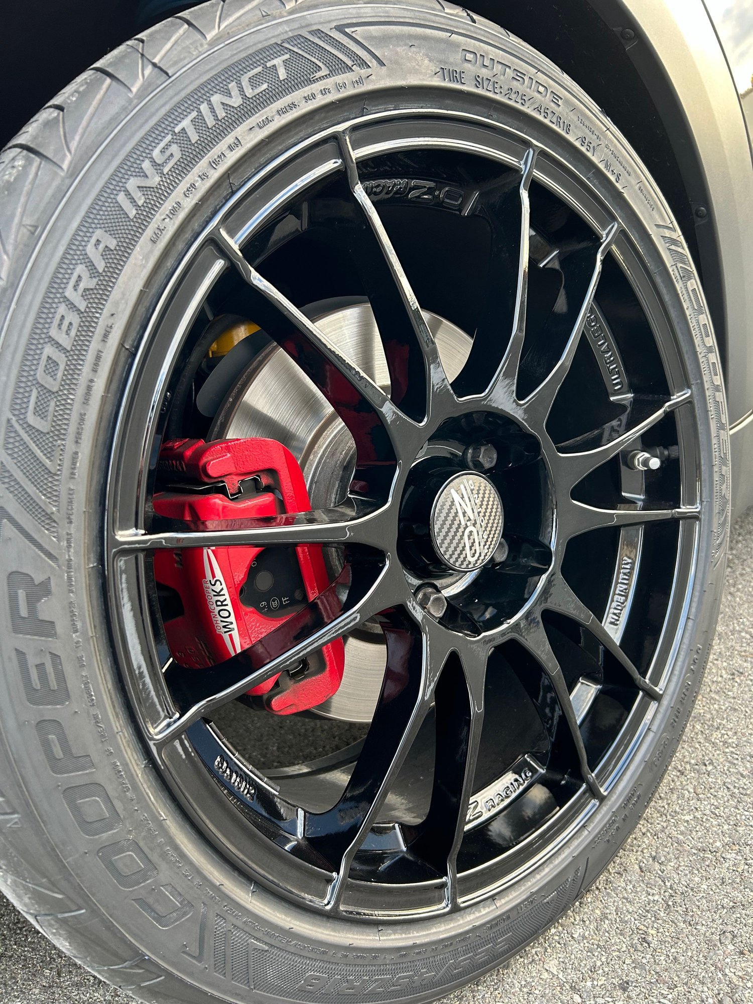 Wheels and Tires/Axles - R60 R61 - 18x8 OZ Ultraleggera Wheels w/ Nearly New Tires - Used - All Years  All Models - Palmerton, PA 18071, United States