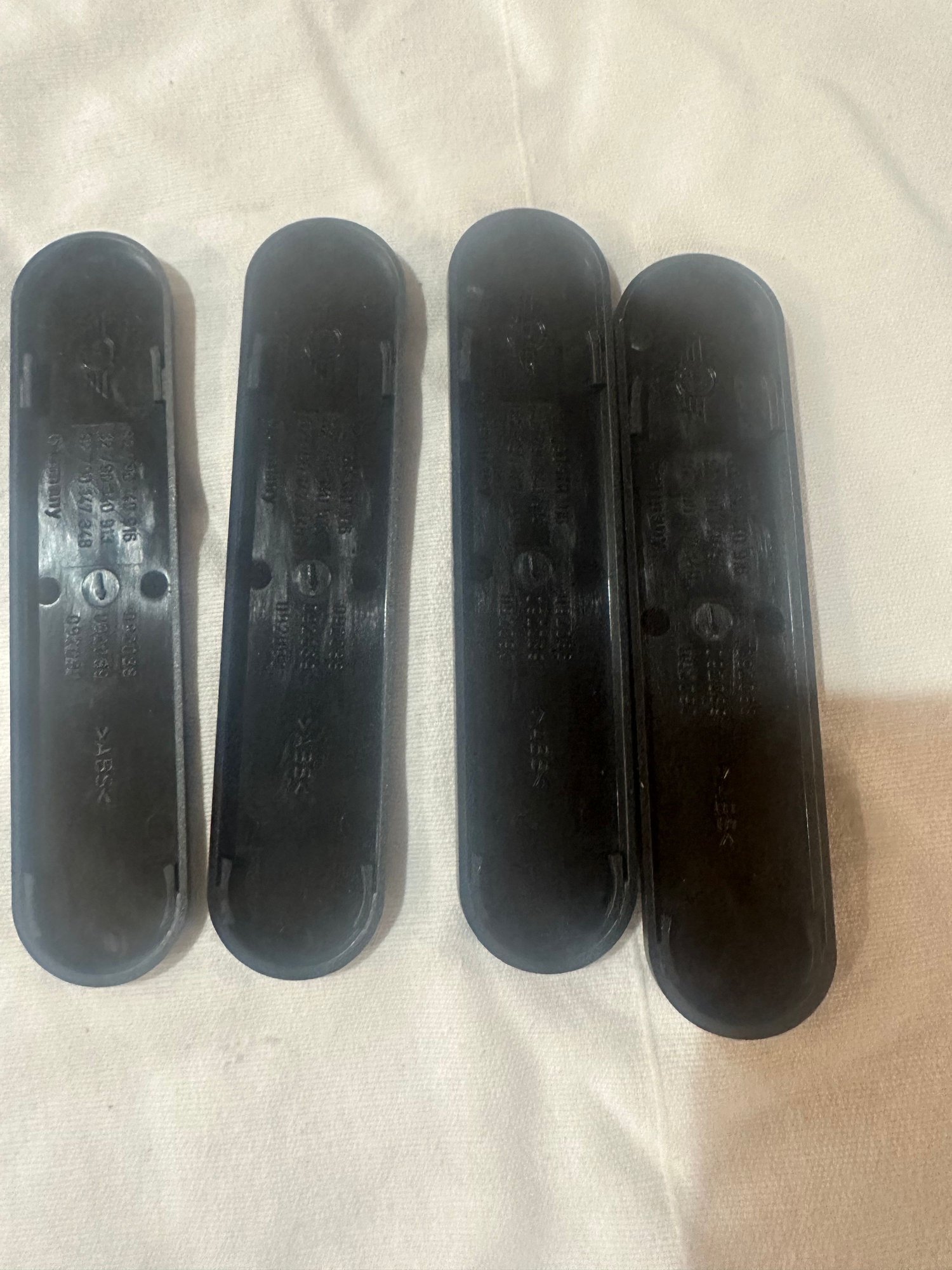 Exterior Body Parts - R53 Roof Rack Screw Cover 82-79-0-140-913 and installation kit - New - All Years  All Models - Montreal, QC H3H2J2, Canada